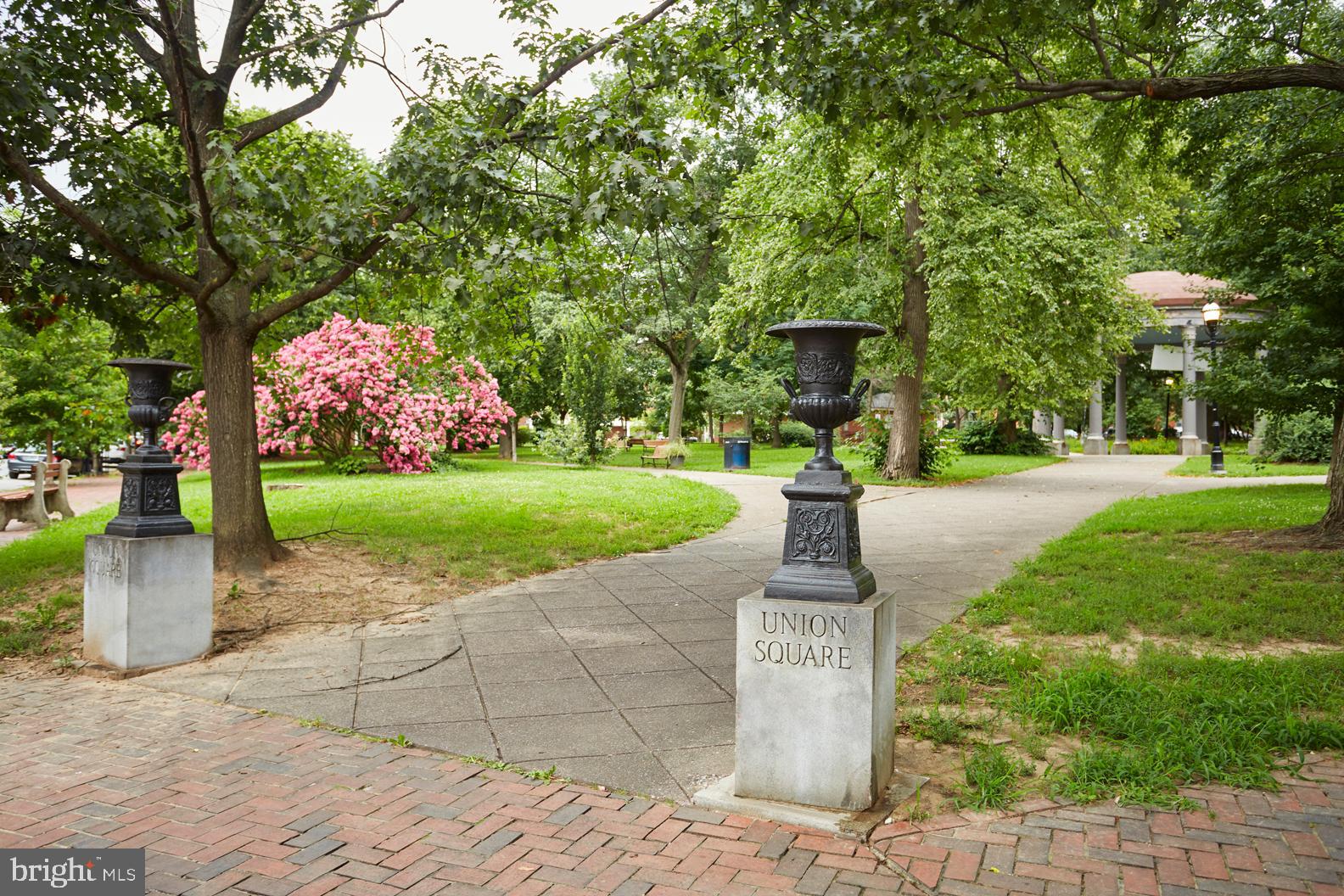 UNION SQUARE - Residential Lease