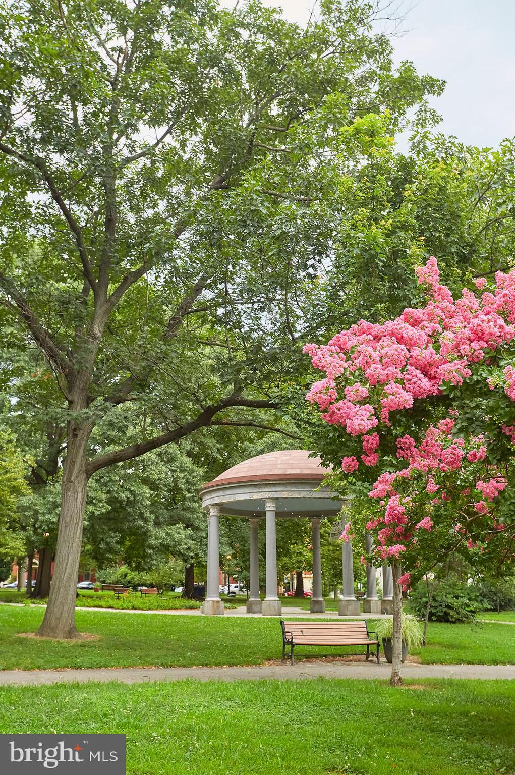 UNION SQUARE - Residential Lease