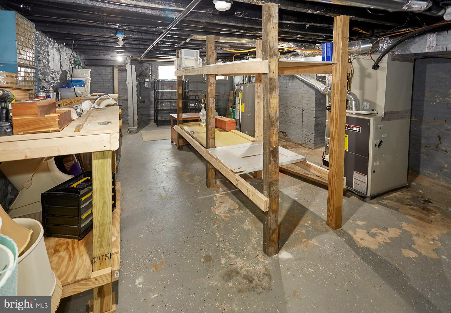 UNION SQUARE - Residential Lease