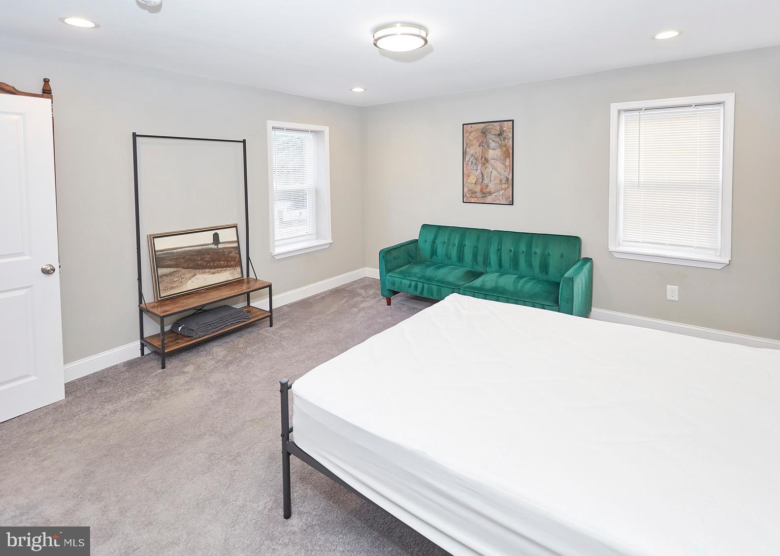 UNION SQUARE - Residential Lease