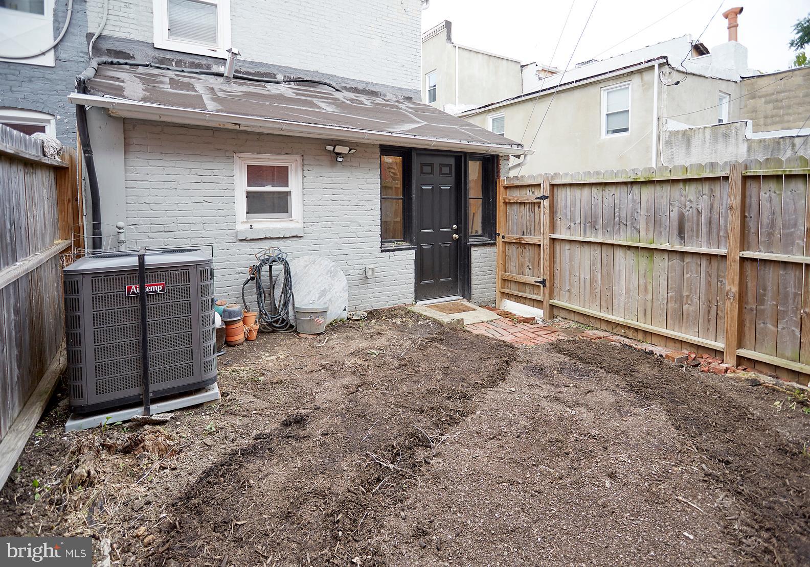 UNION SQUARE - Residential Lease