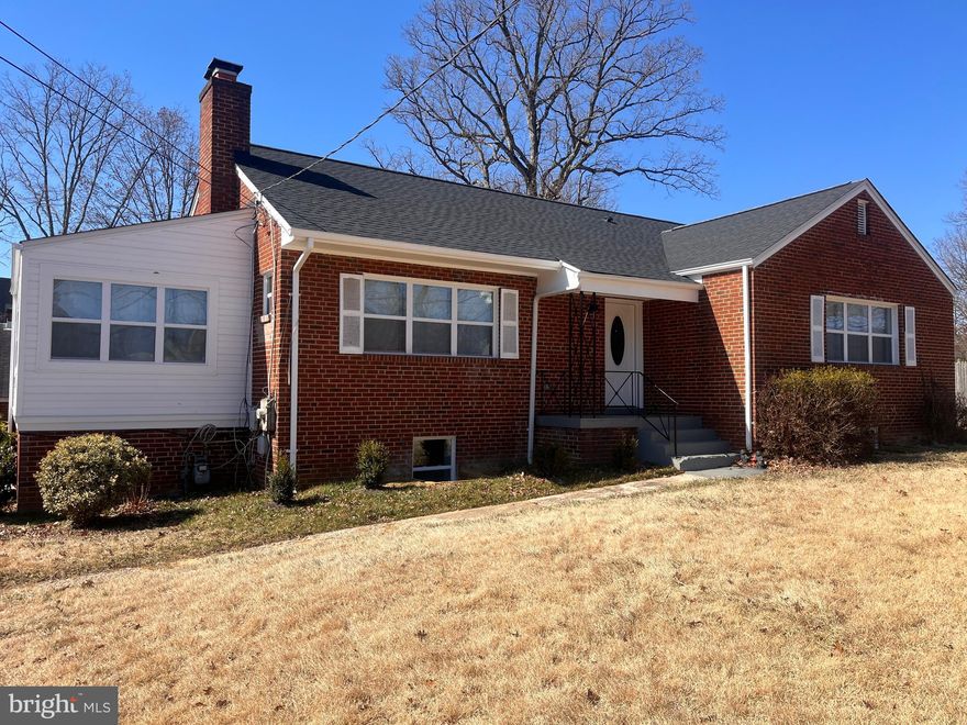 Perfect for faculty or students seeking proximity to campus!Just a 5 min walk to University of Maryland!
4 bedrooms and 1 bath all on lower level available to lease with separate walk out rear entrance*Full Kitchen , laundry room area, common area. Great place for local College Students! Convenient to UM and the Metro!
*Each of the 4 bedrooms can be rented separately for $900 a month*
*Less than a mile from the University of Maryland, with easy access to the College Park Metro Green Line,  Purple Line, and UM Shuttle,