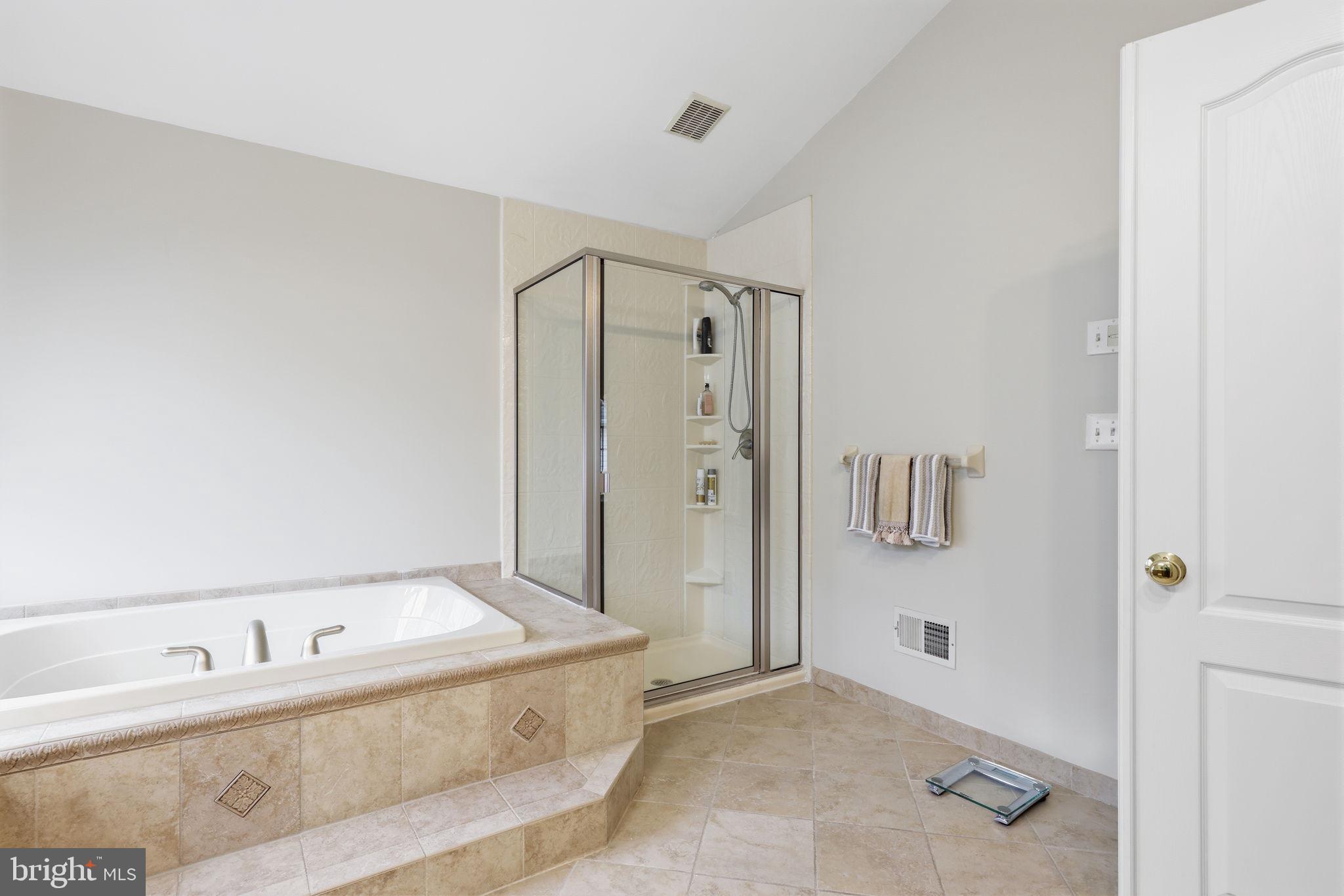 BUCKINGHAM ESTATES - Residential