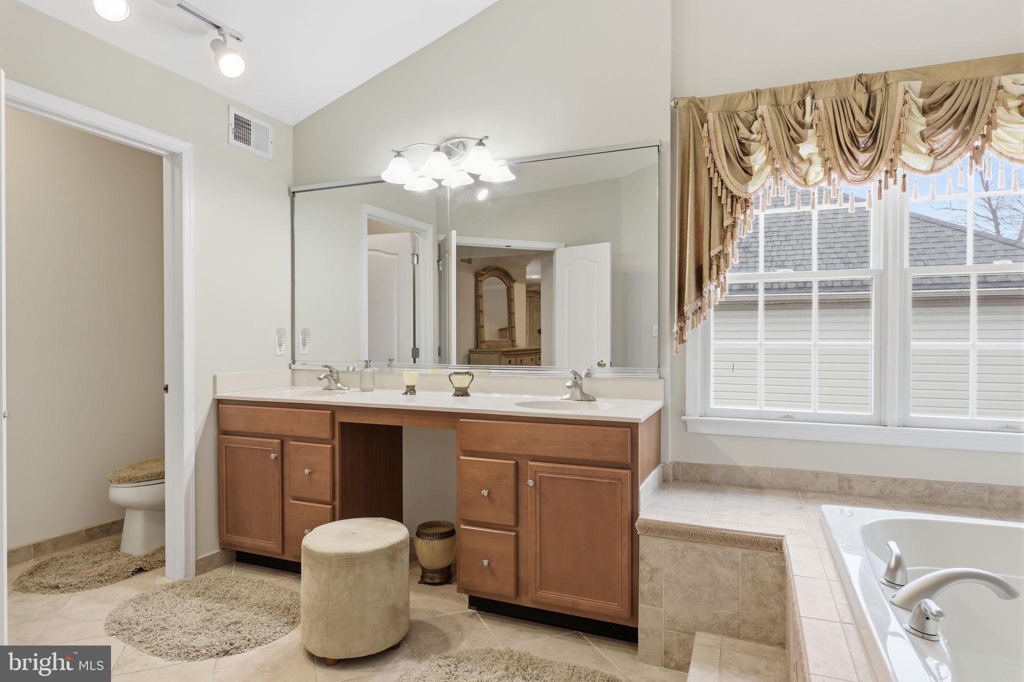 BUCKINGHAM ESTATES - Residential