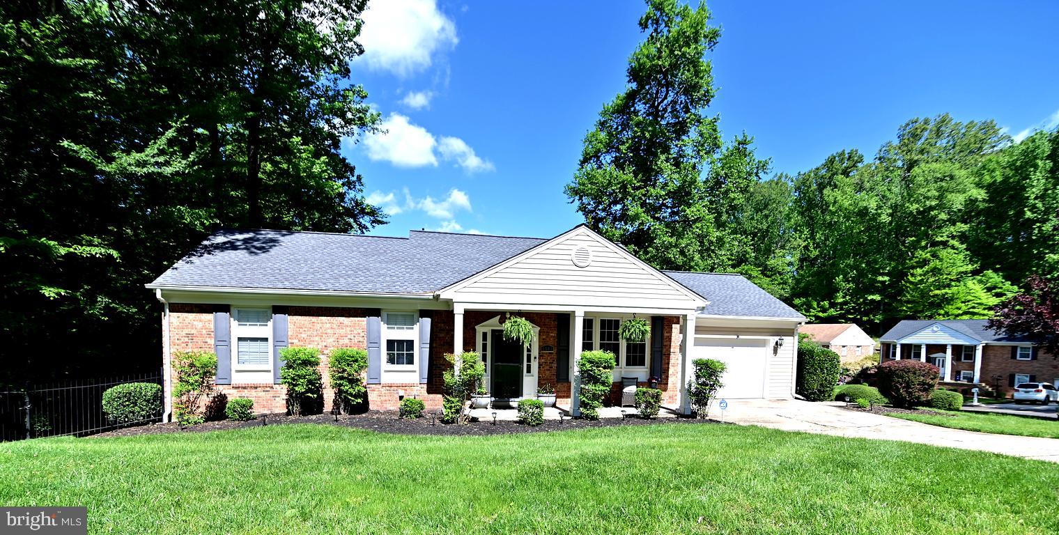 Gorgeous, pristine rambler with open floor plan--perfect for entertaining!! Modern kitchen with stainless appliances, ceramic tiled flooring , granite counters, pendant lighting and a beverage fridge. Island boast seating and tons of counter space. 5 bedrooms and 3 full baths. Patio is perfect for quiet cozy evenings or outdoor entertaining. Basement has a huge rec area and full bath. This immaculate home is located on a cul-de-sac and less than 1 mile from rt. 301. Recent updated roof and HVAC.
WELCOME HOME!!