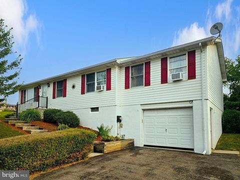 Homes For Sale - 20 Rickey Drive<br/> HANOVER, PA 17331