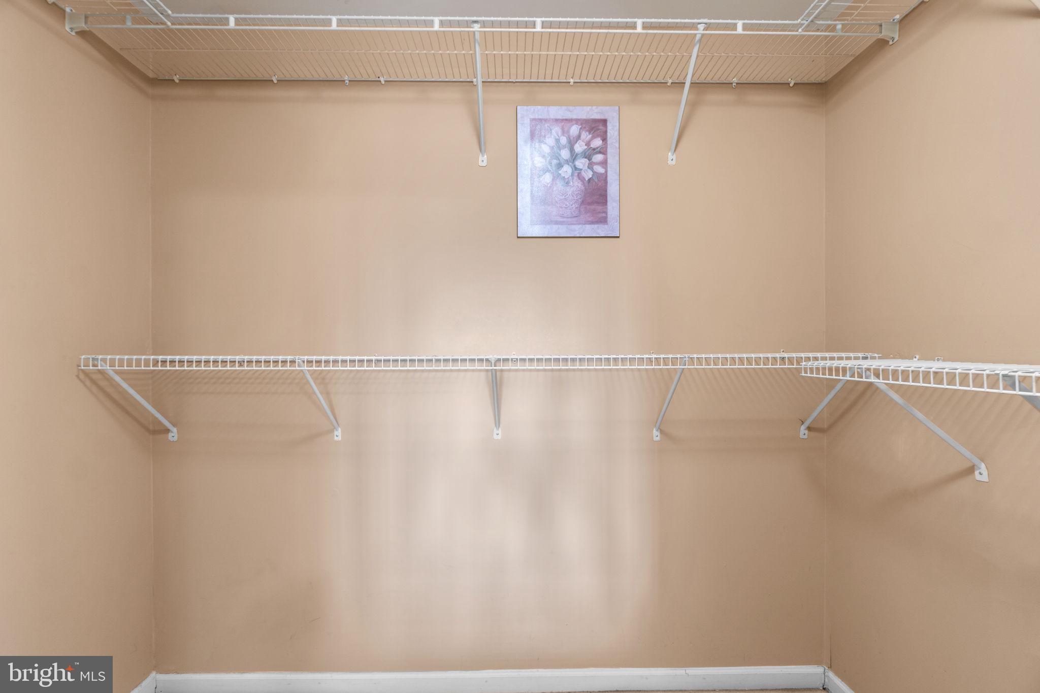 HOLLIFIELD STATION - Residential