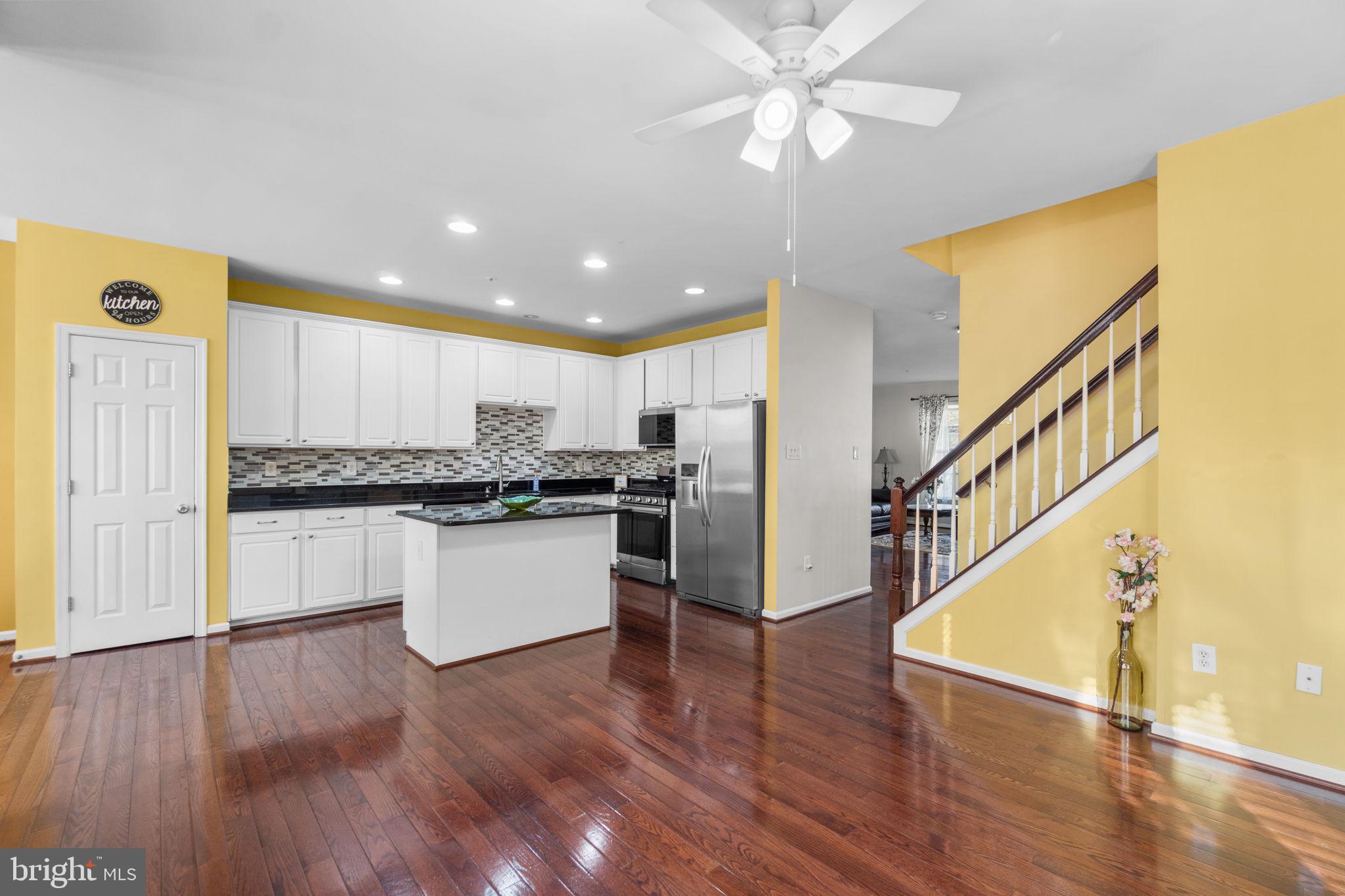 HOLLIFIELD STATION - Residential