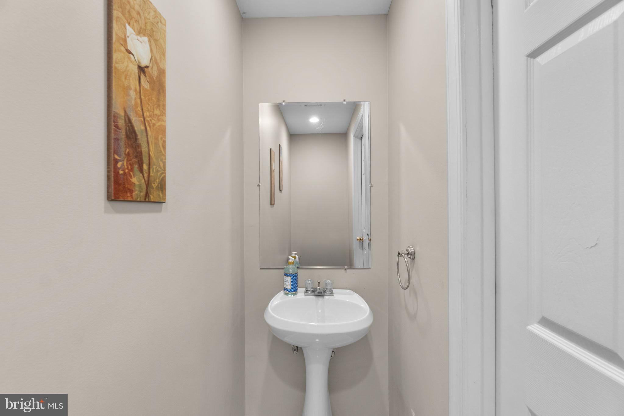 HOLLIFIELD STATION - Residential