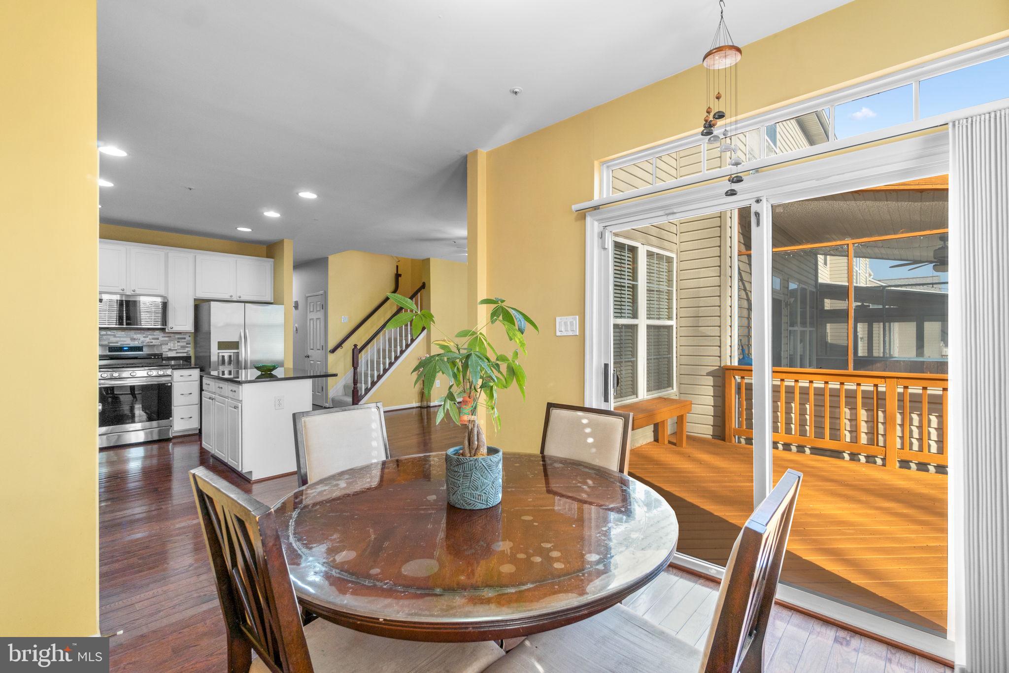 HOLLIFIELD STATION - Residential