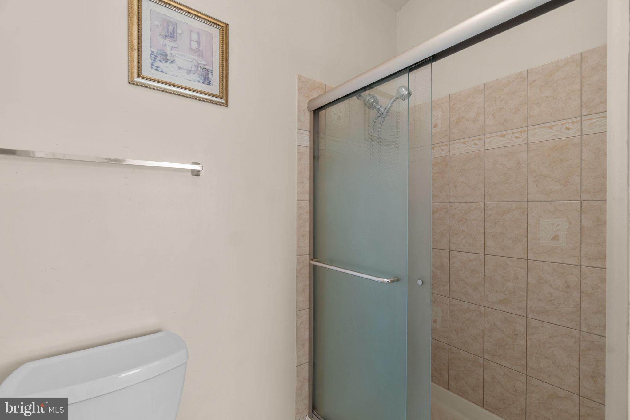 HOLLIFIELD STATION - Residential