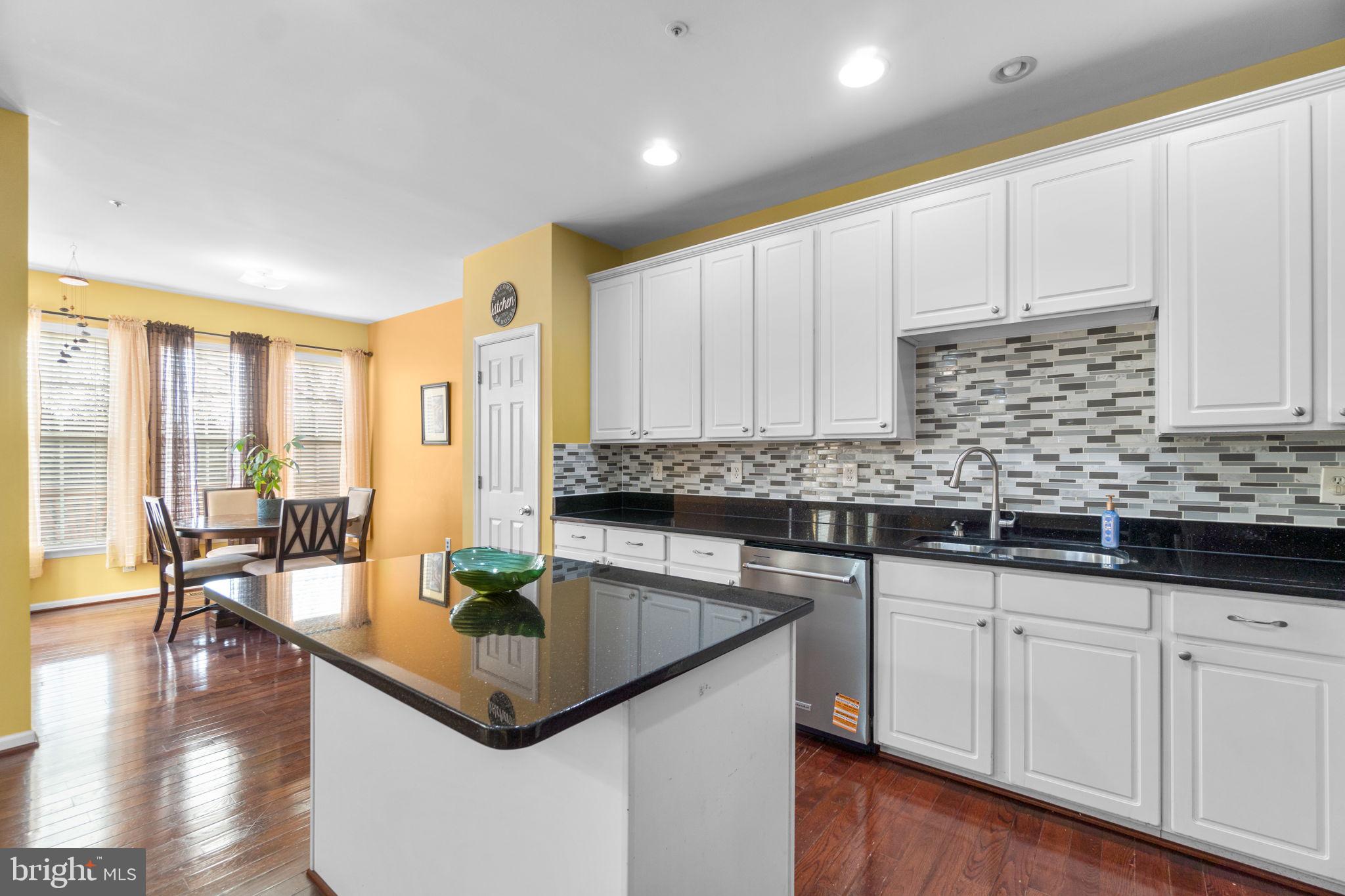 HOLLIFIELD STATION - Residential