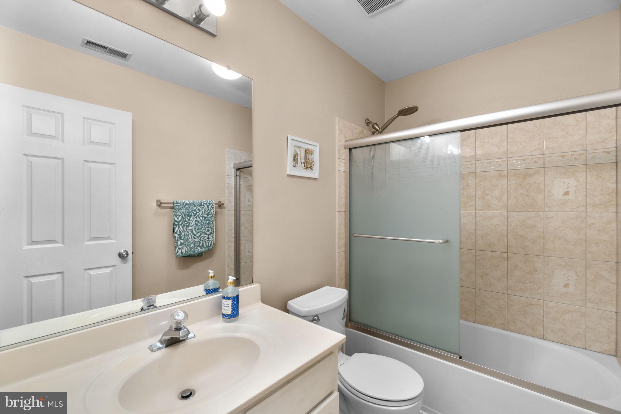 HOLLIFIELD STATION - Residential