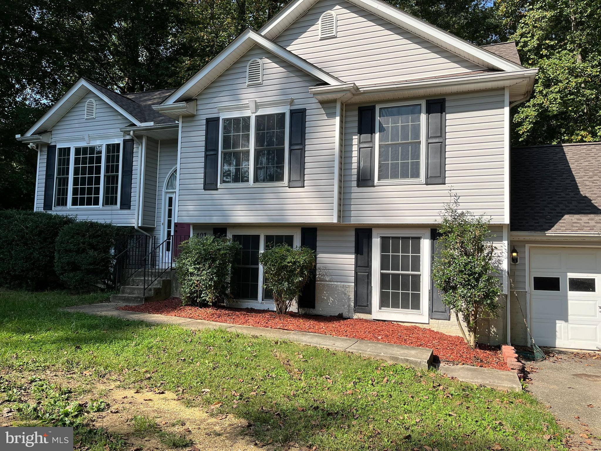 CHARLESTON TERRACE LA PLATA - Residential Lease