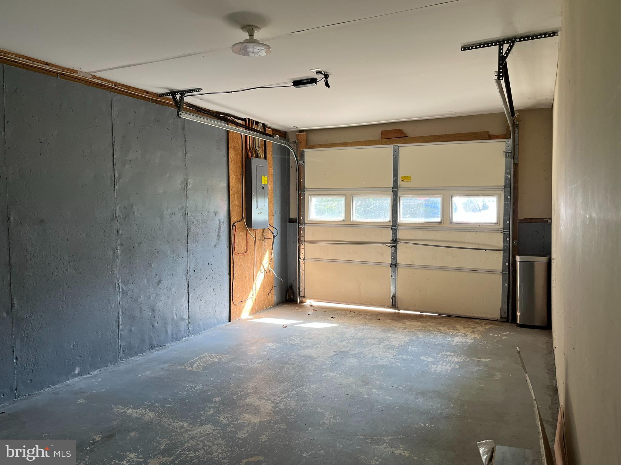 CHARLESTON TERRACE LA PLATA - Residential Lease