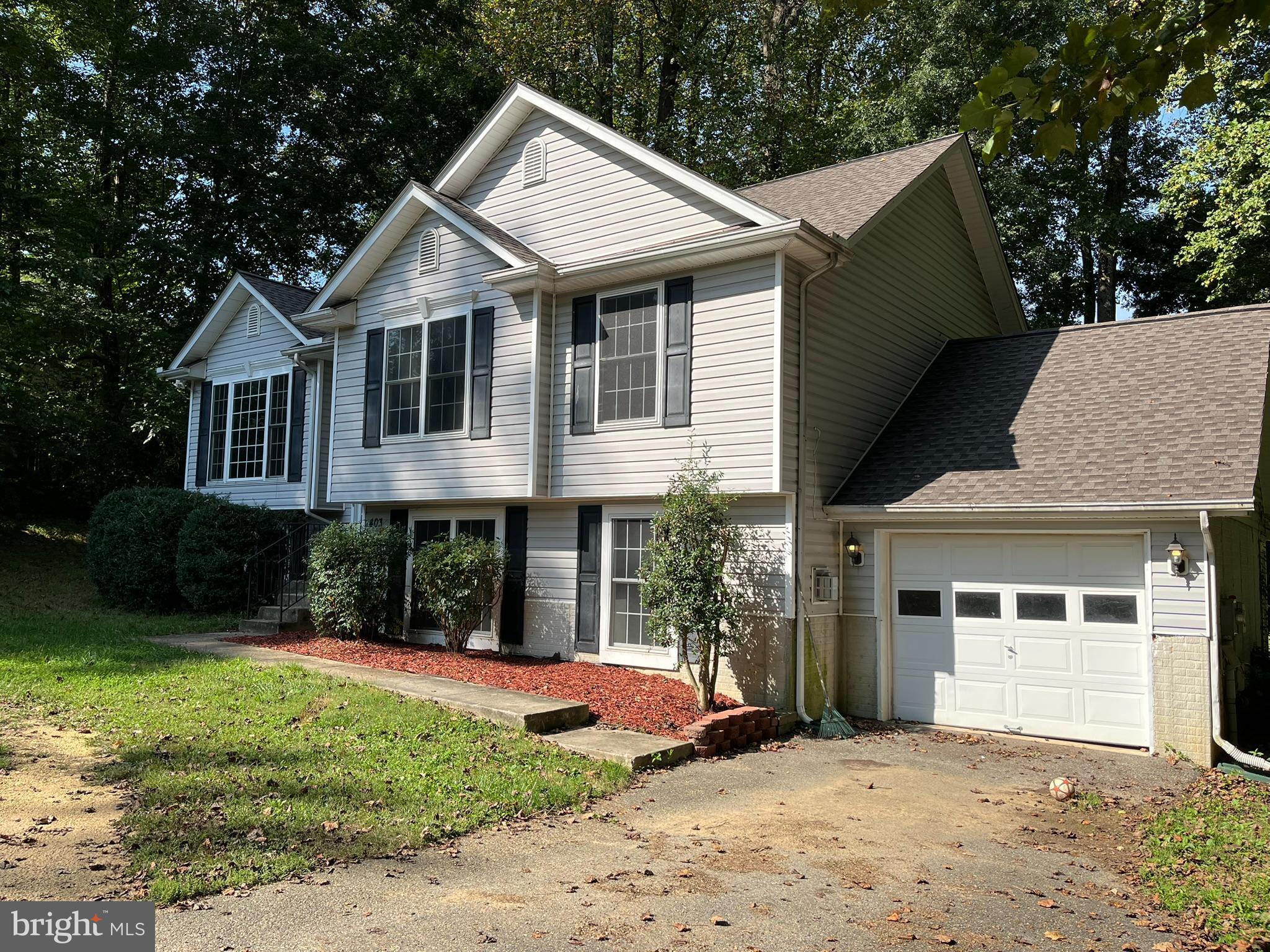 CHARLESTON TERRACE LA PLATA - Residential Lease