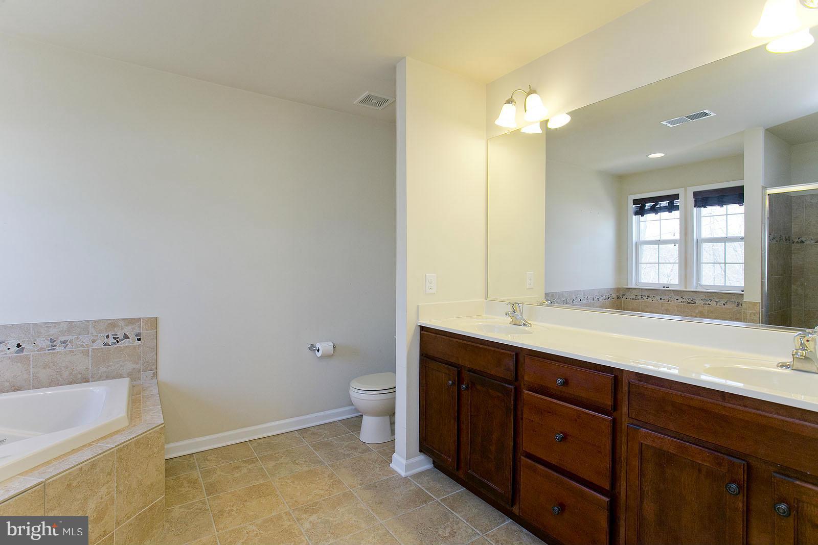 BROOKFIELD - Residential