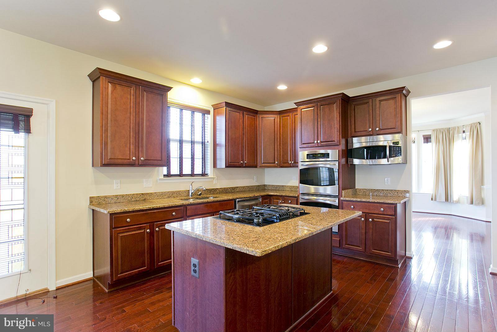 BROOKFIELD - Residential