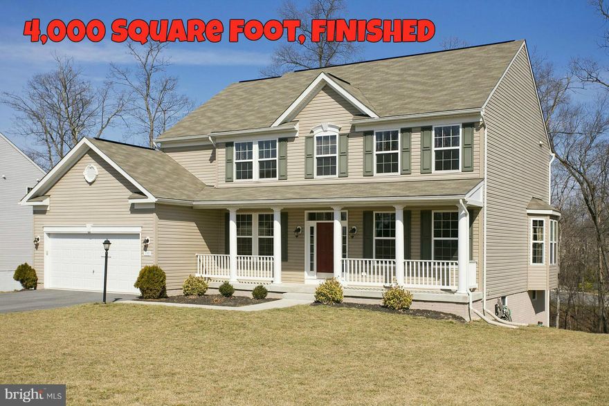 Spacious open floor plan with hardwood, tile, and carpet flooring. Granite countertops in beautiful kitchen w/gas range and double ovens. Master bath has deep soaking tub, w/separate shower. Family room with gas fireplace, dinette, dining and living rooms plus office on main level. Large walkout basement, plus large craft room and full bath. Access to private boat ramp & pavilion on the river.