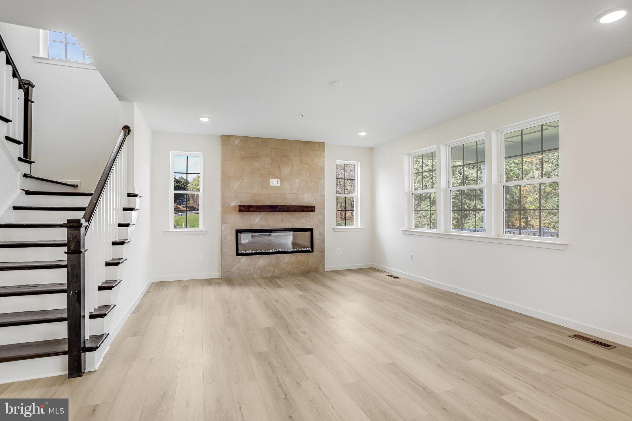 WORTHINGTON GROVE - Residential