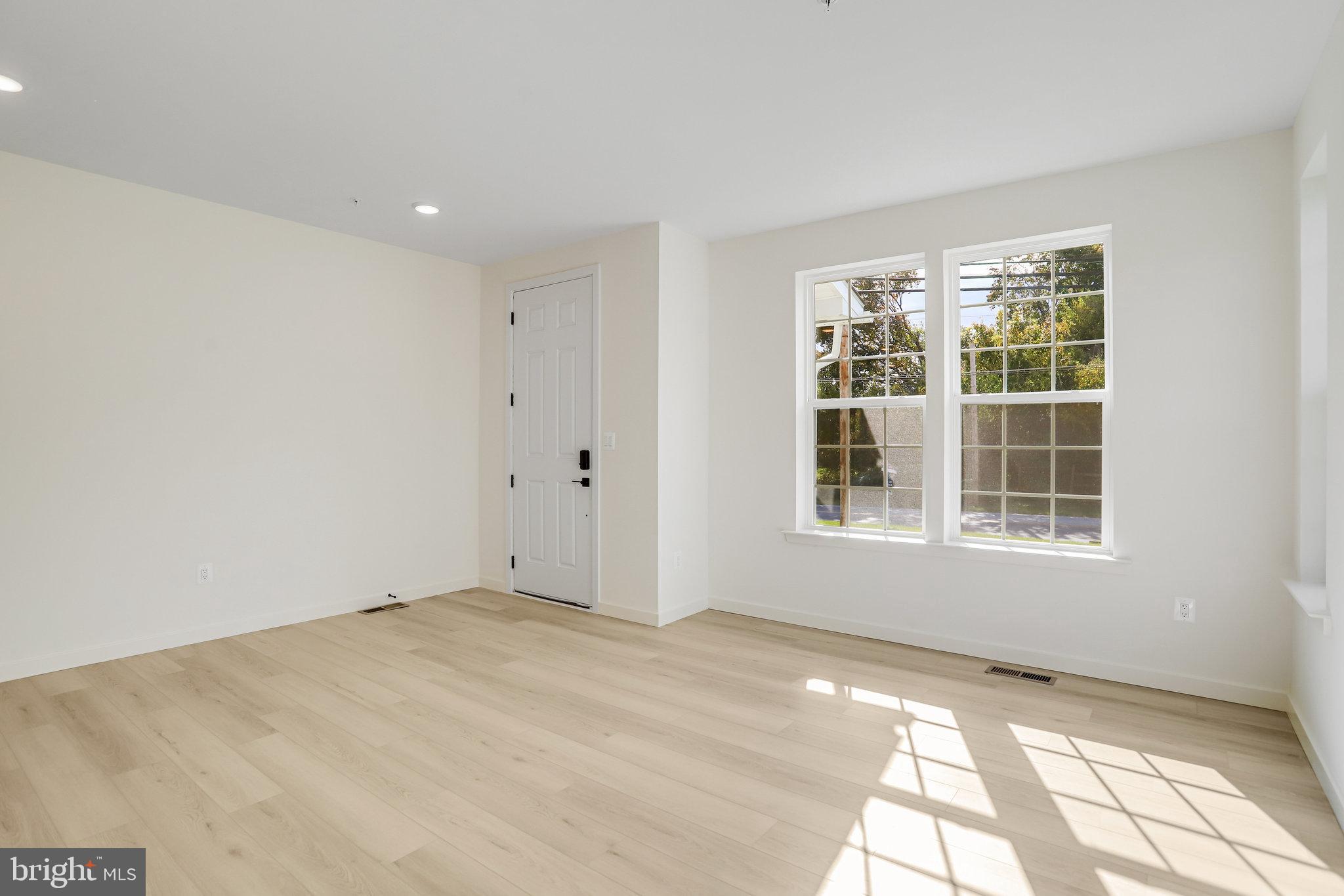 WORTHINGTON GROVE - Residential