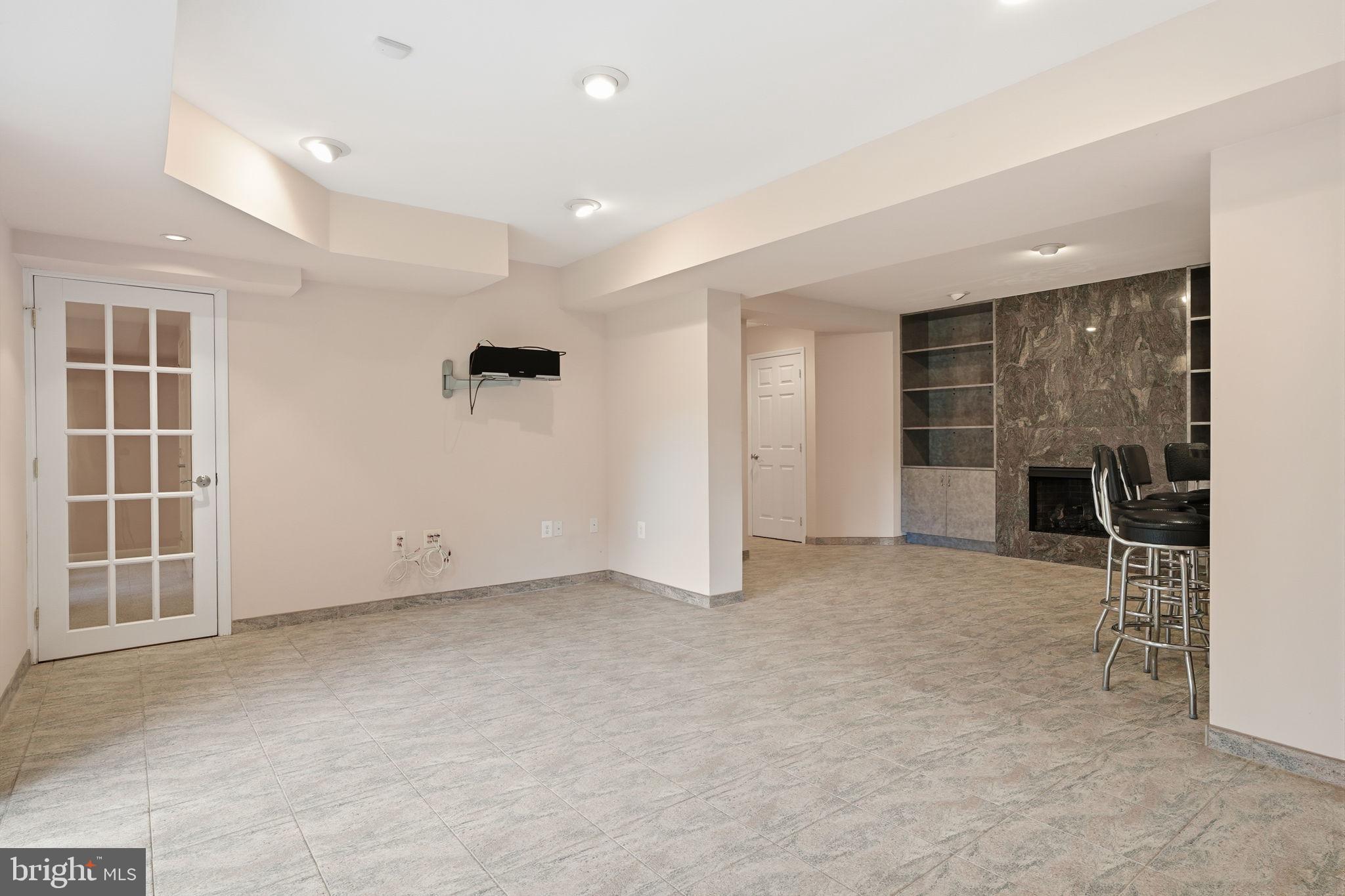 MALLARD CREEK - Residential