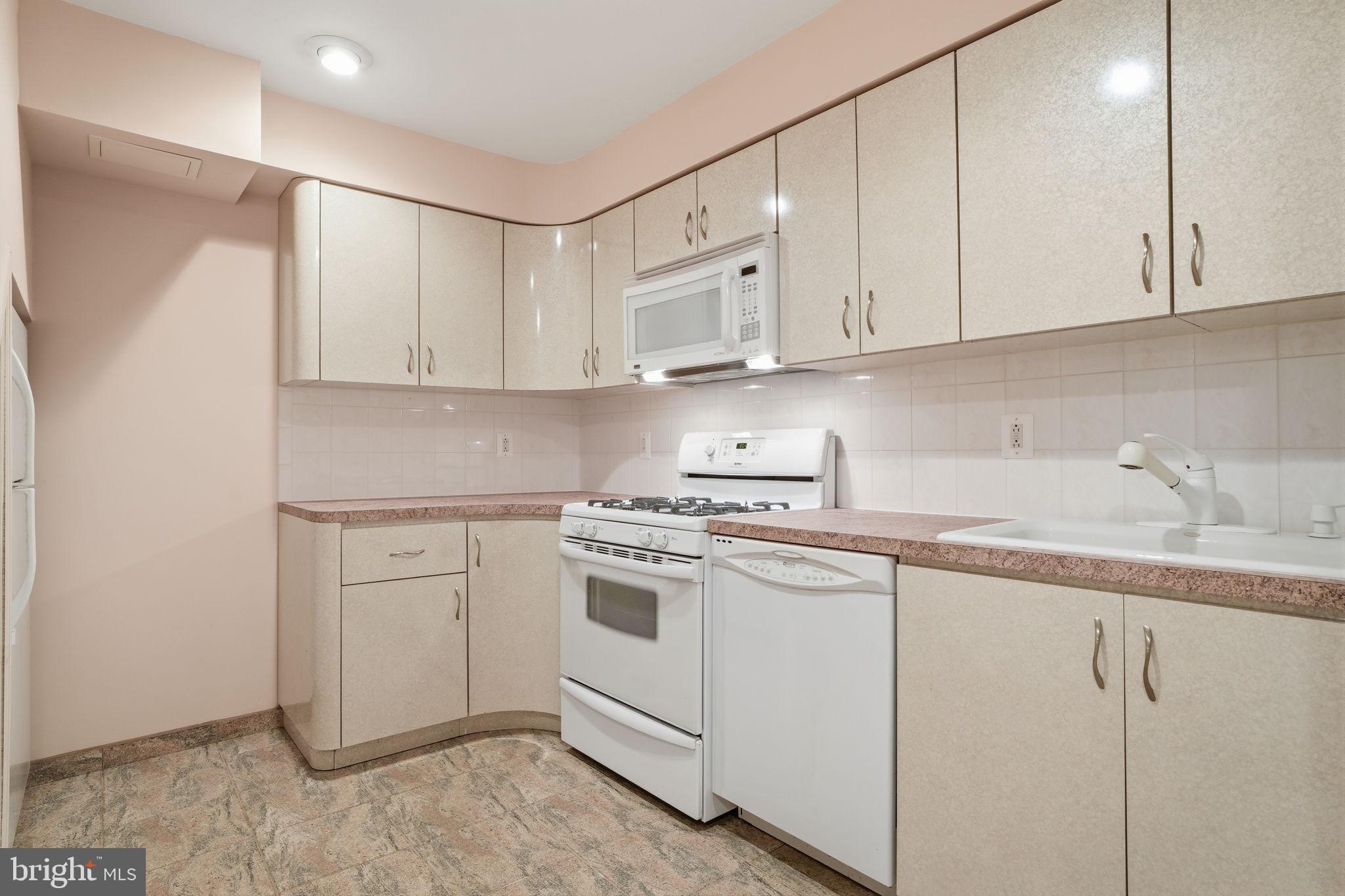 MALLARD CREEK - Residential