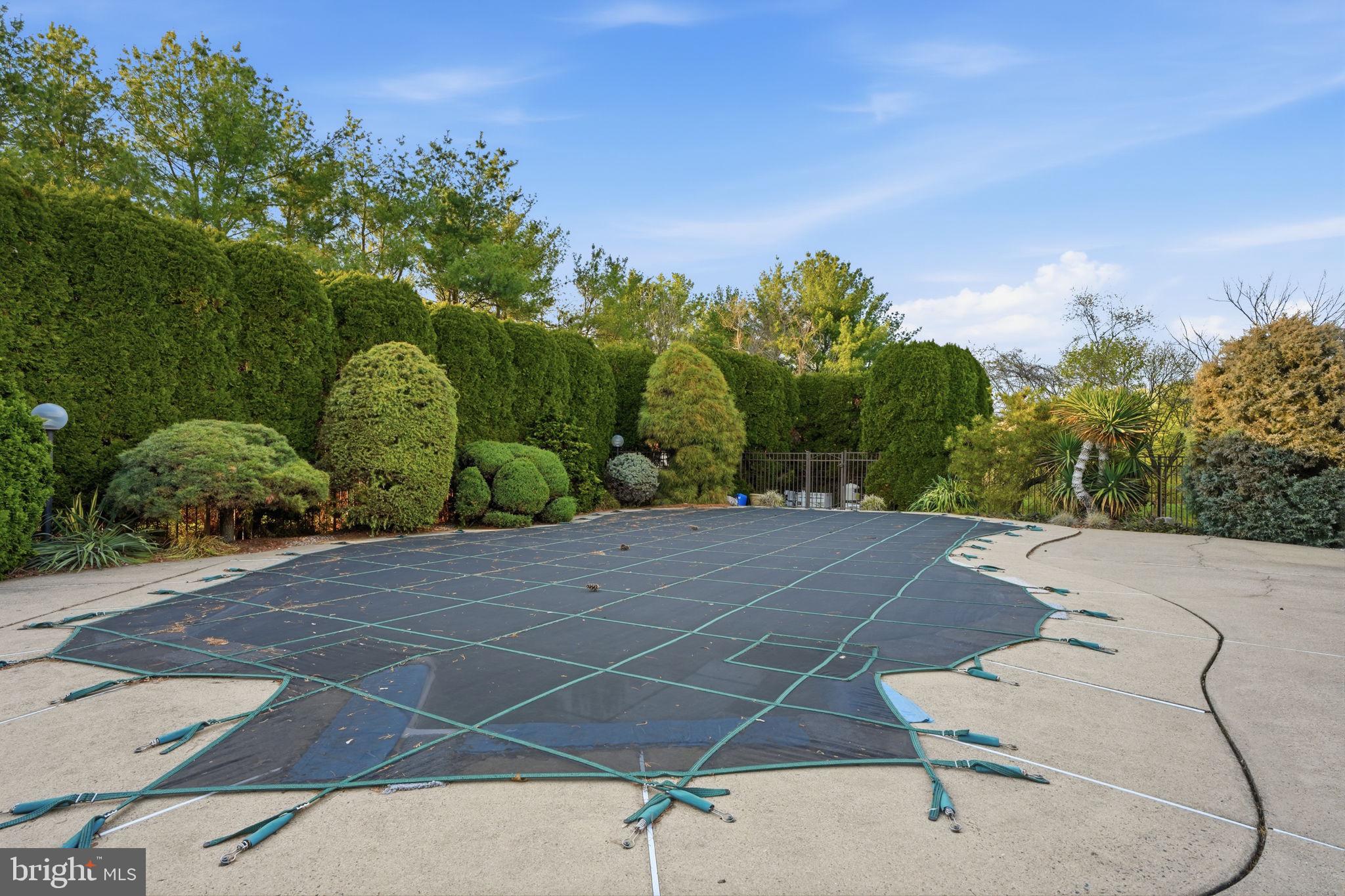 MALLARD CREEK - Residential