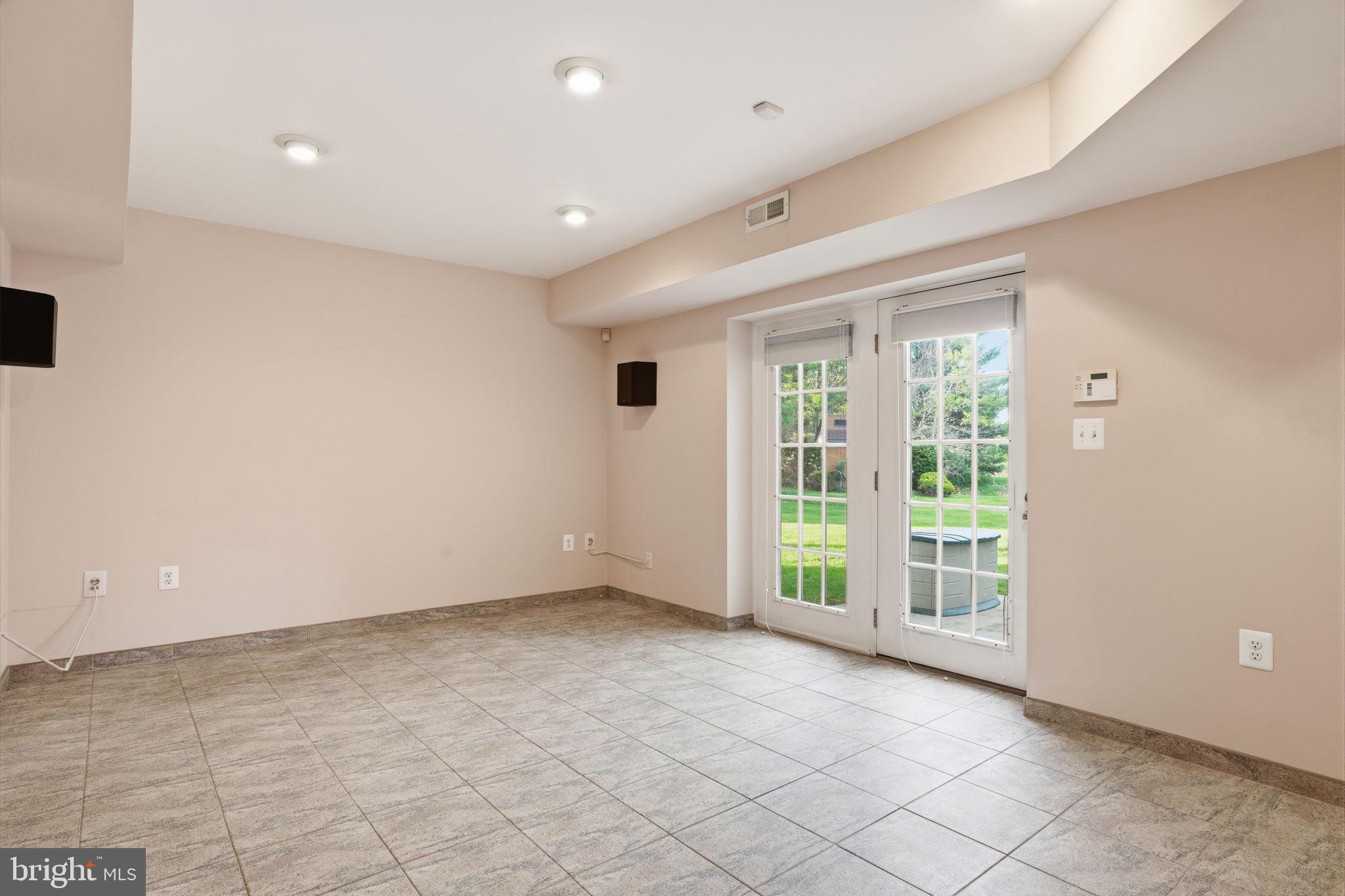 MALLARD CREEK - Residential