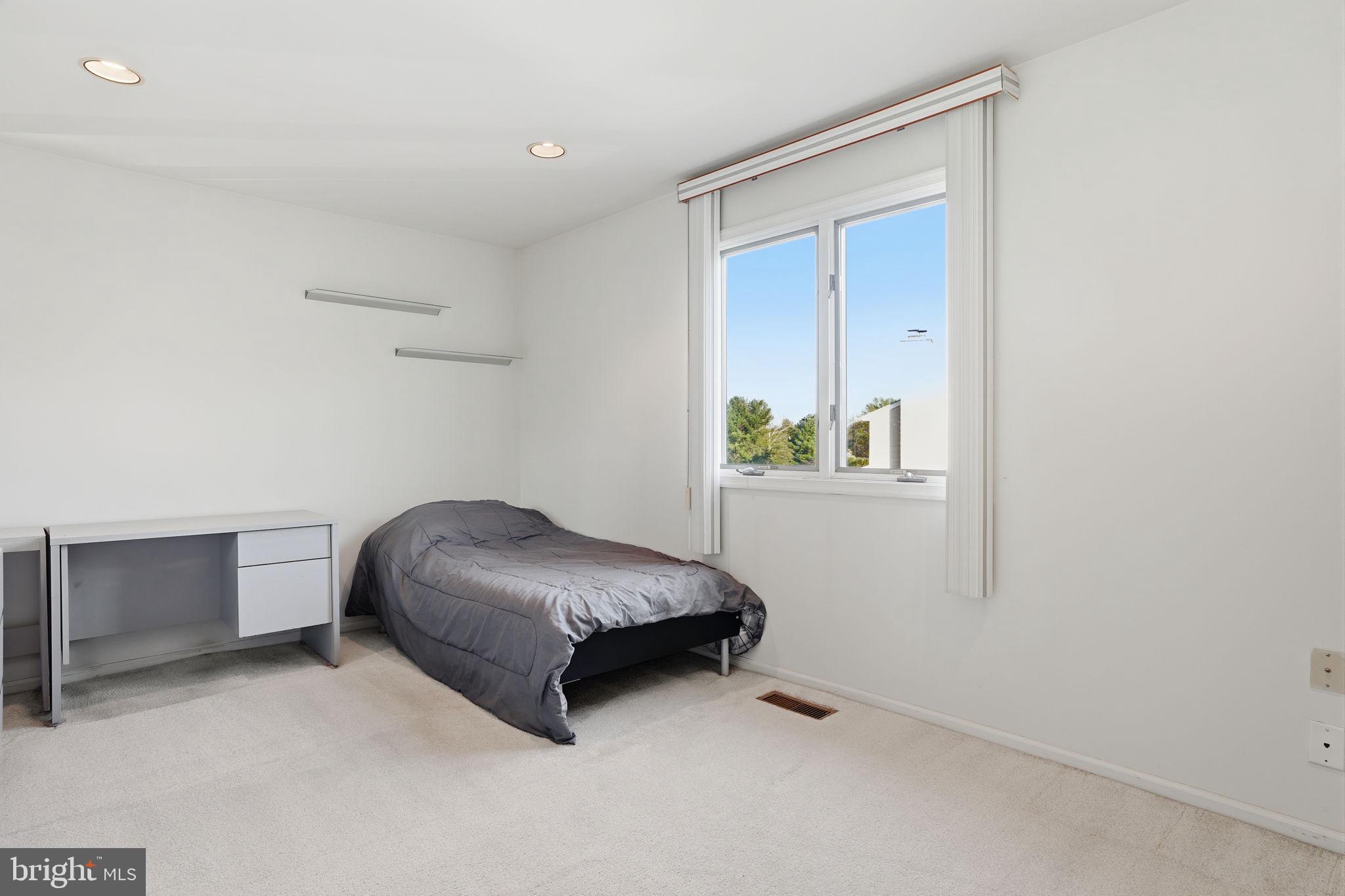 MALLARD CREEK - Residential