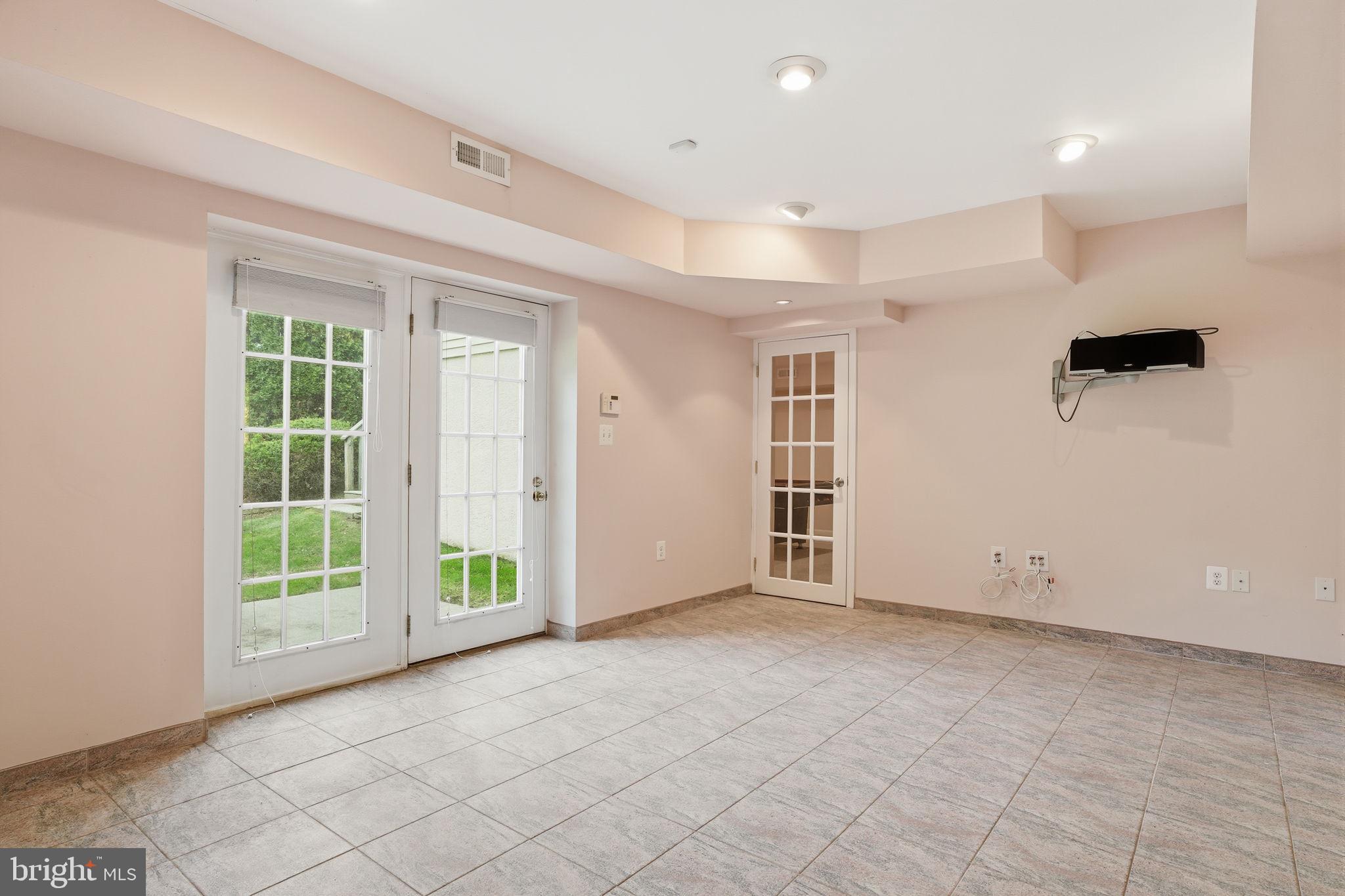 MALLARD CREEK - Residential