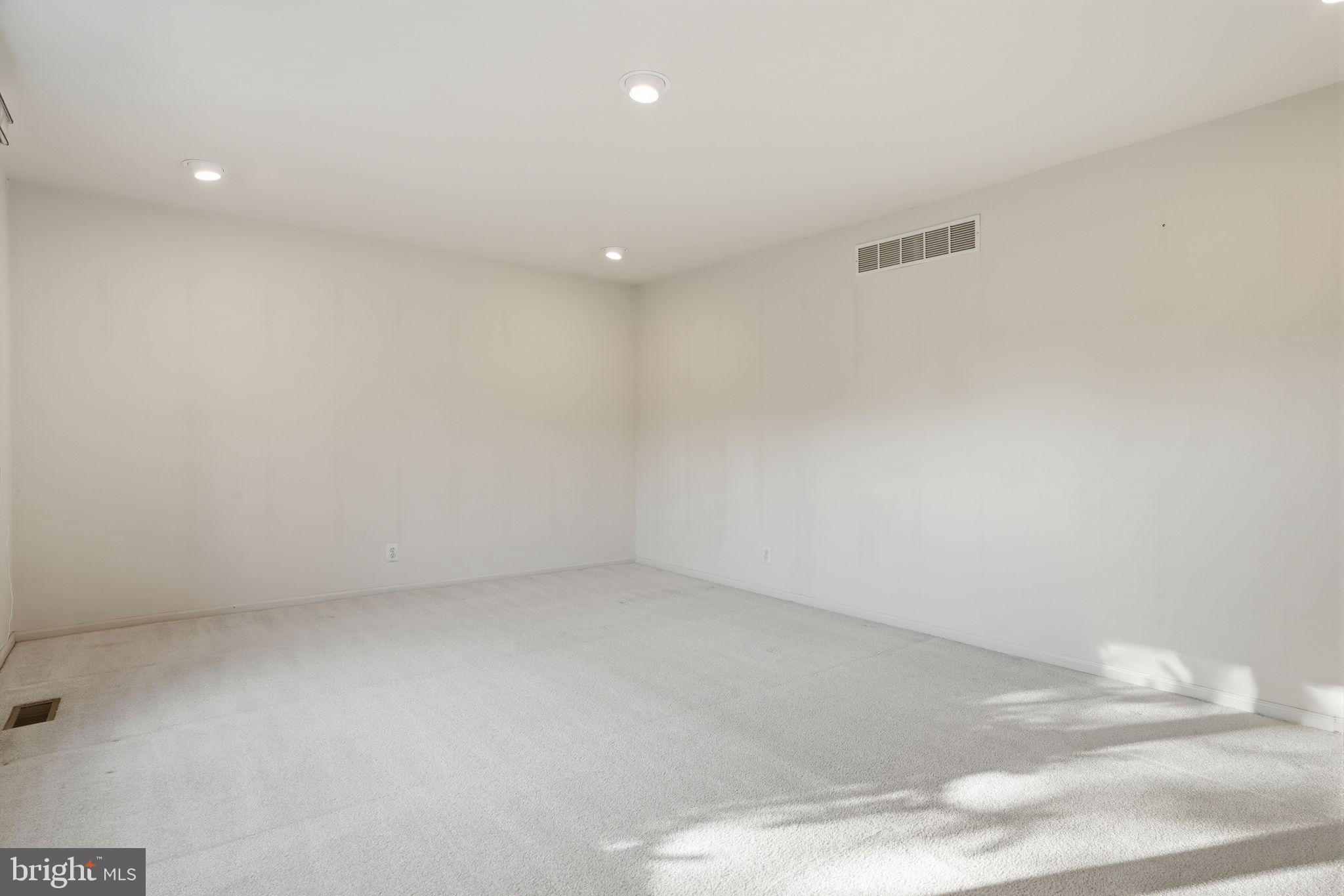 MALLARD CREEK - Residential