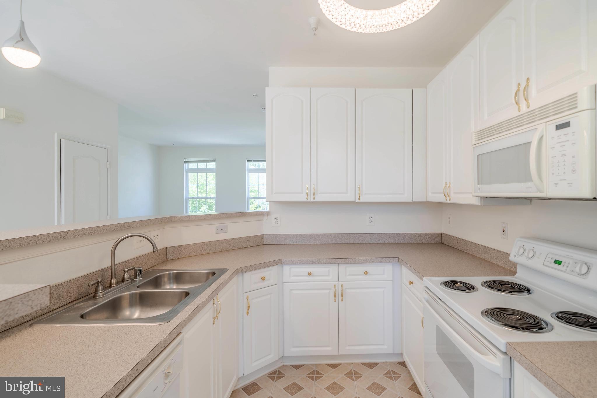 HIGH VIEW AT HUNT VALLEY - Residential Lease