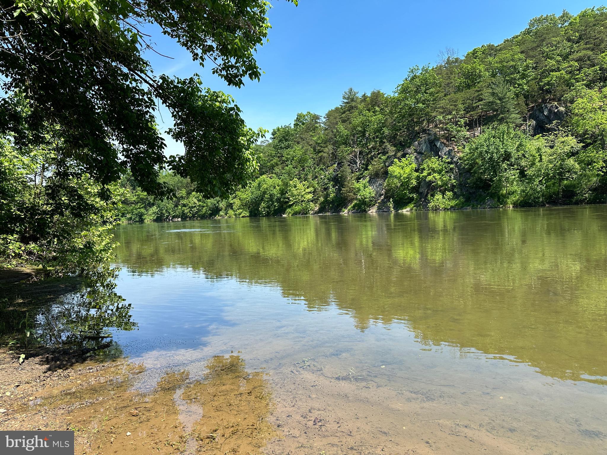 SOUTH POTOMAC VALLEY - Land