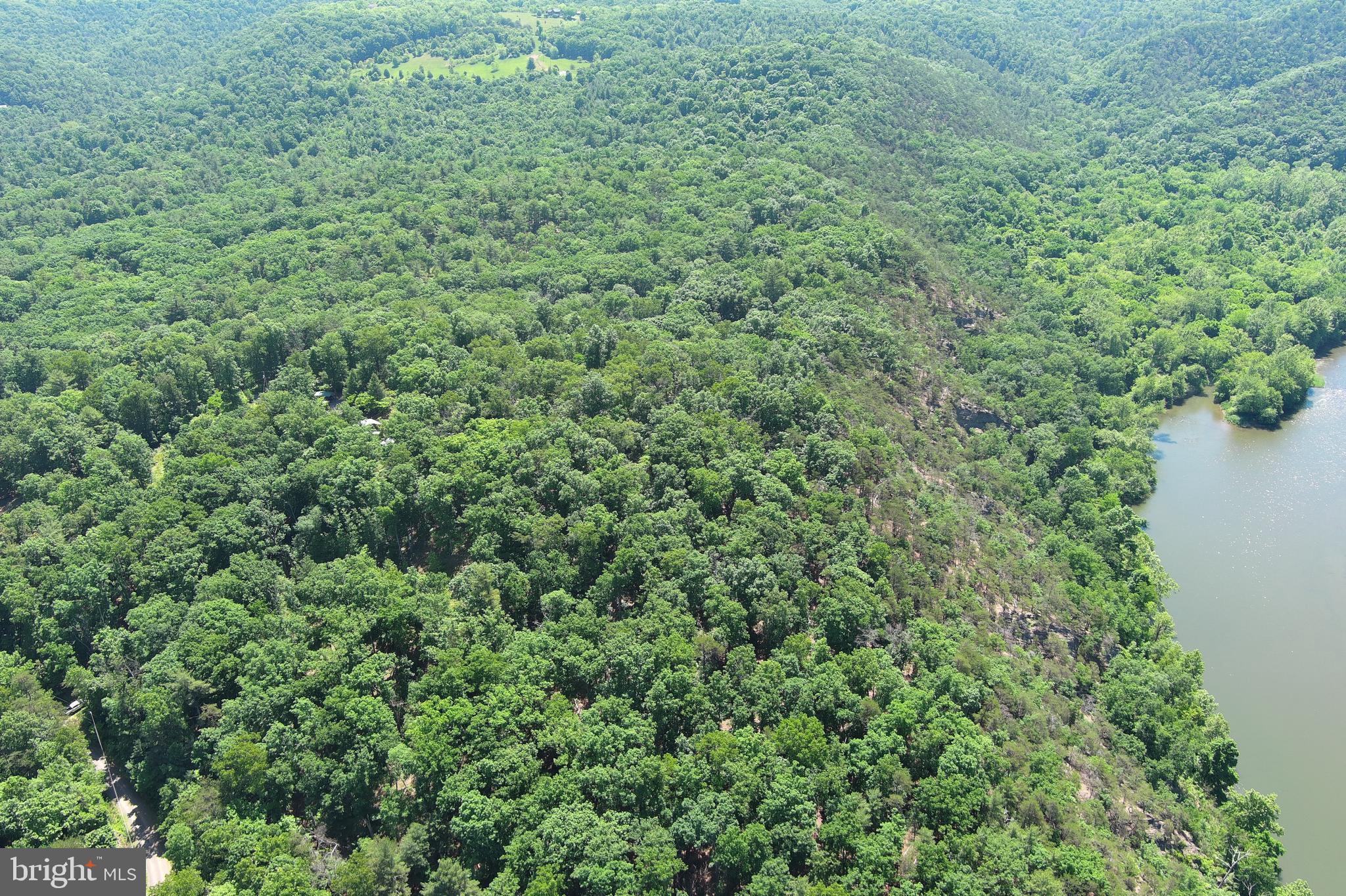 SOUTH POTOMAC VALLEY - Land