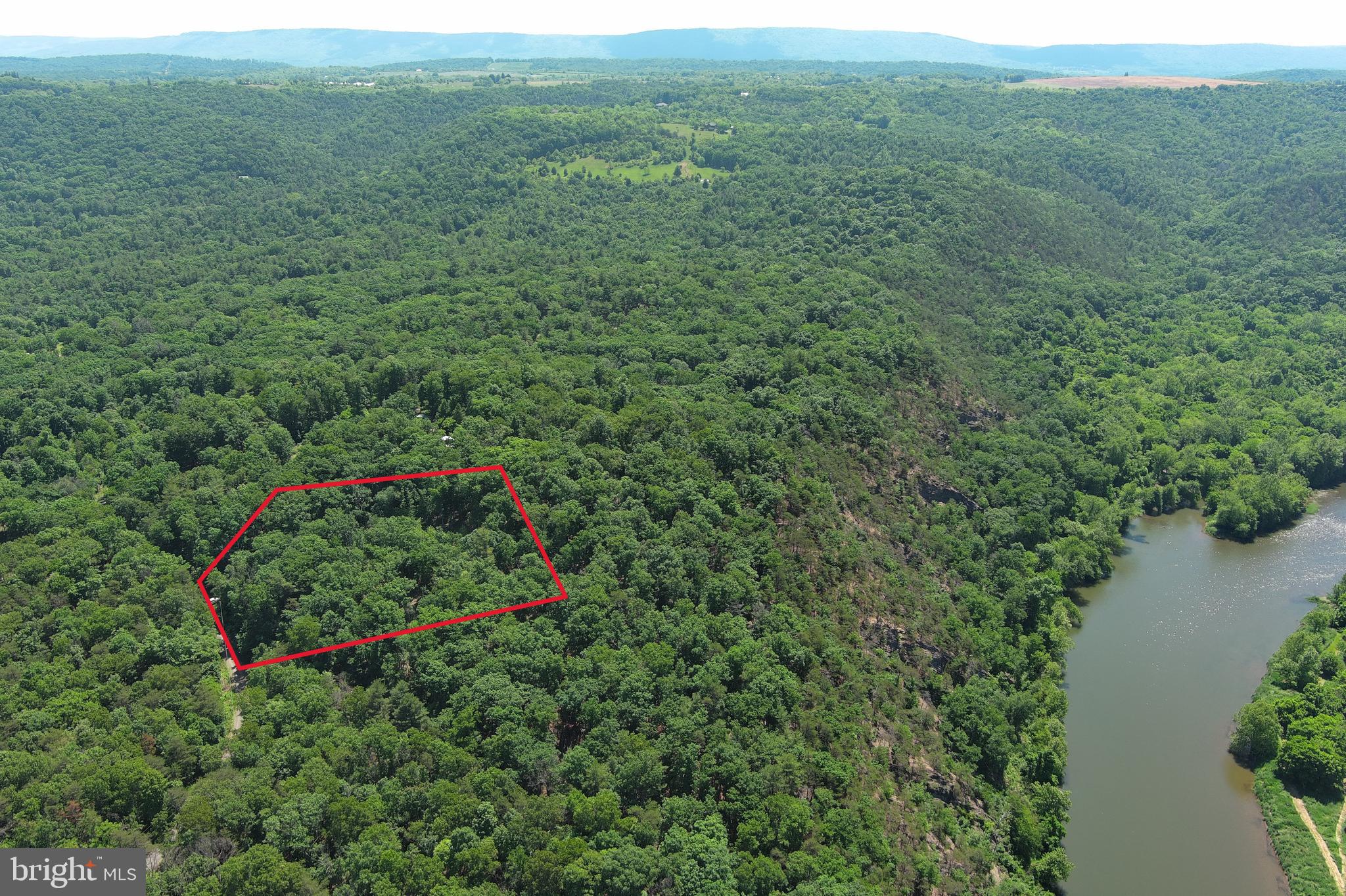 SOUTH POTOMAC VALLEY - Land