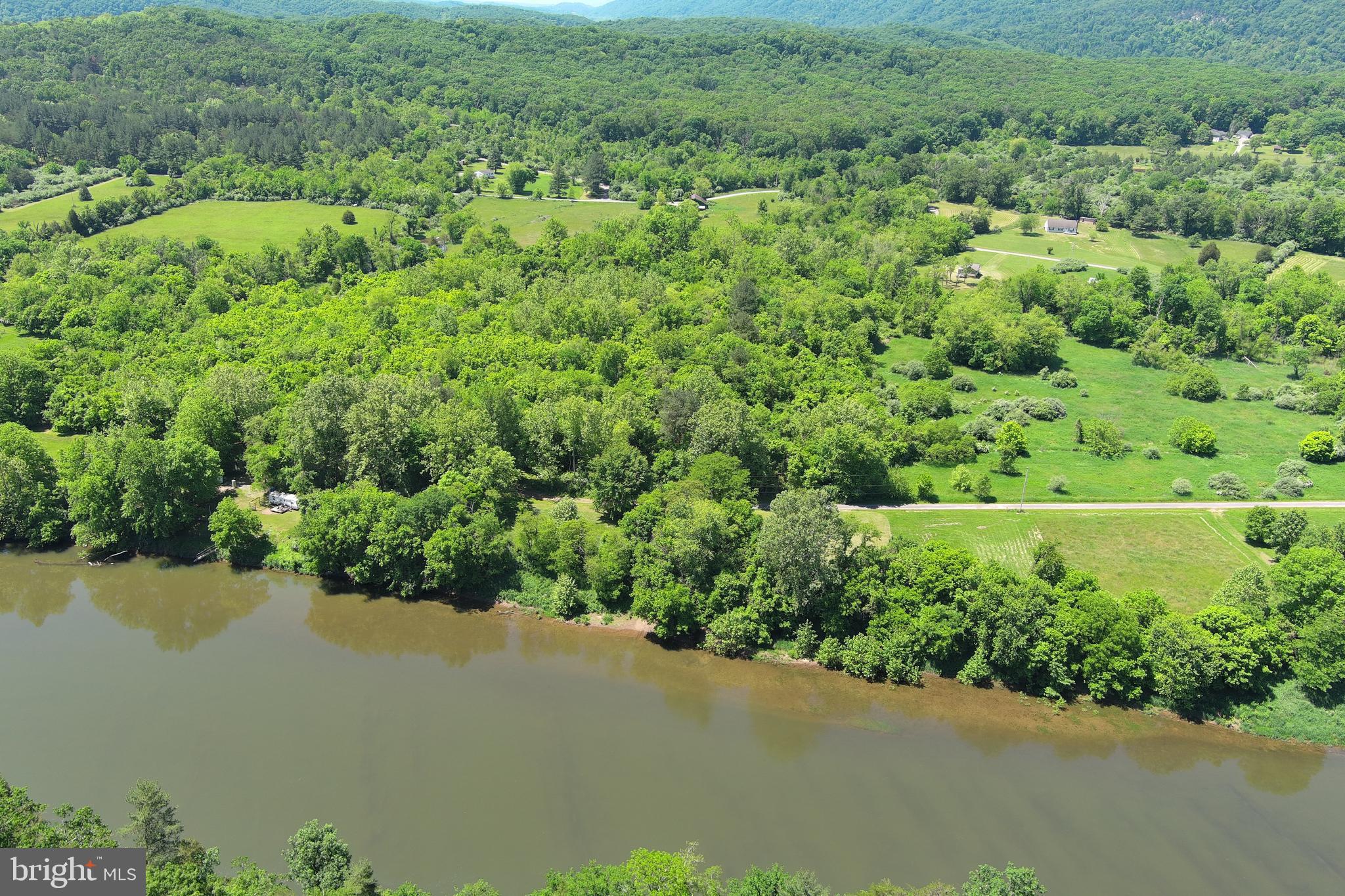 SOUTH POTOMAC VALLEY - Land