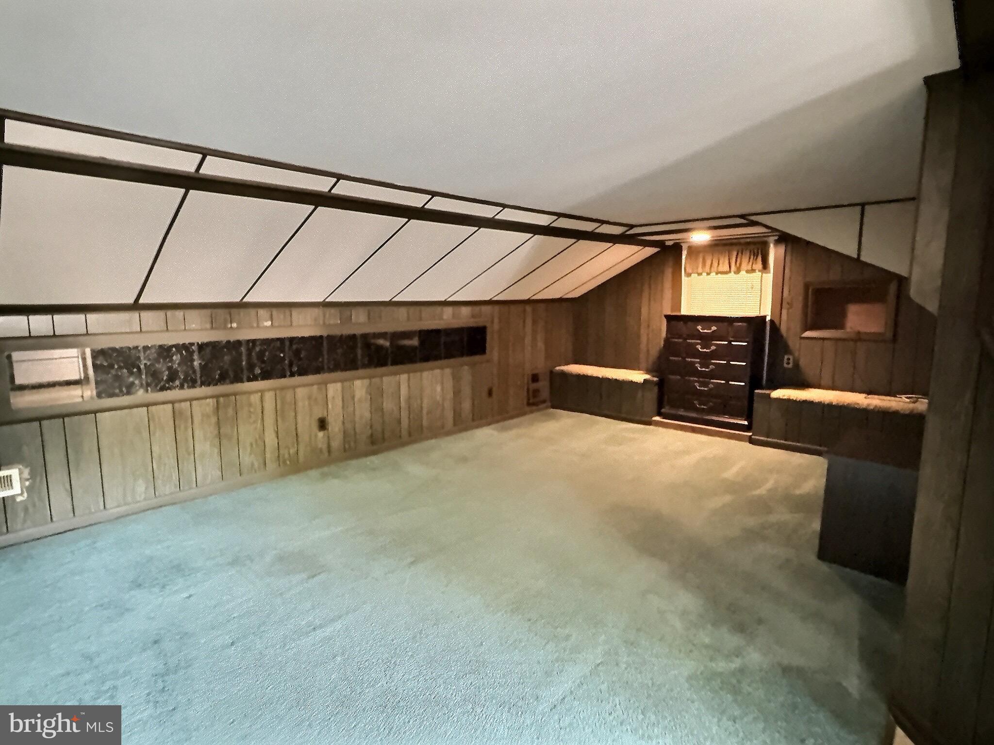 SOUTH HAMPTON SUB - Residential Lease