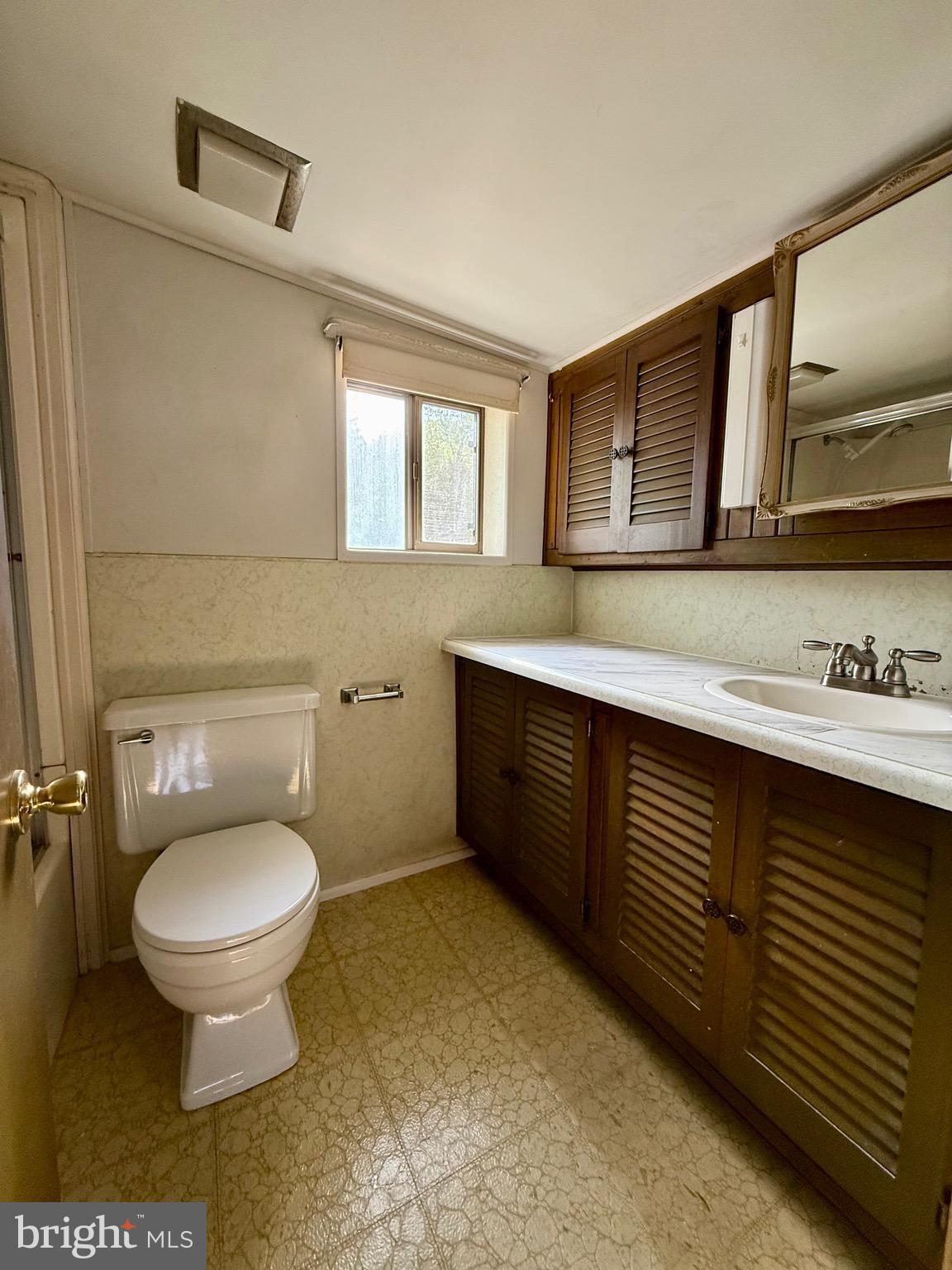 SOUTH HAMPTON SUB - Residential Lease