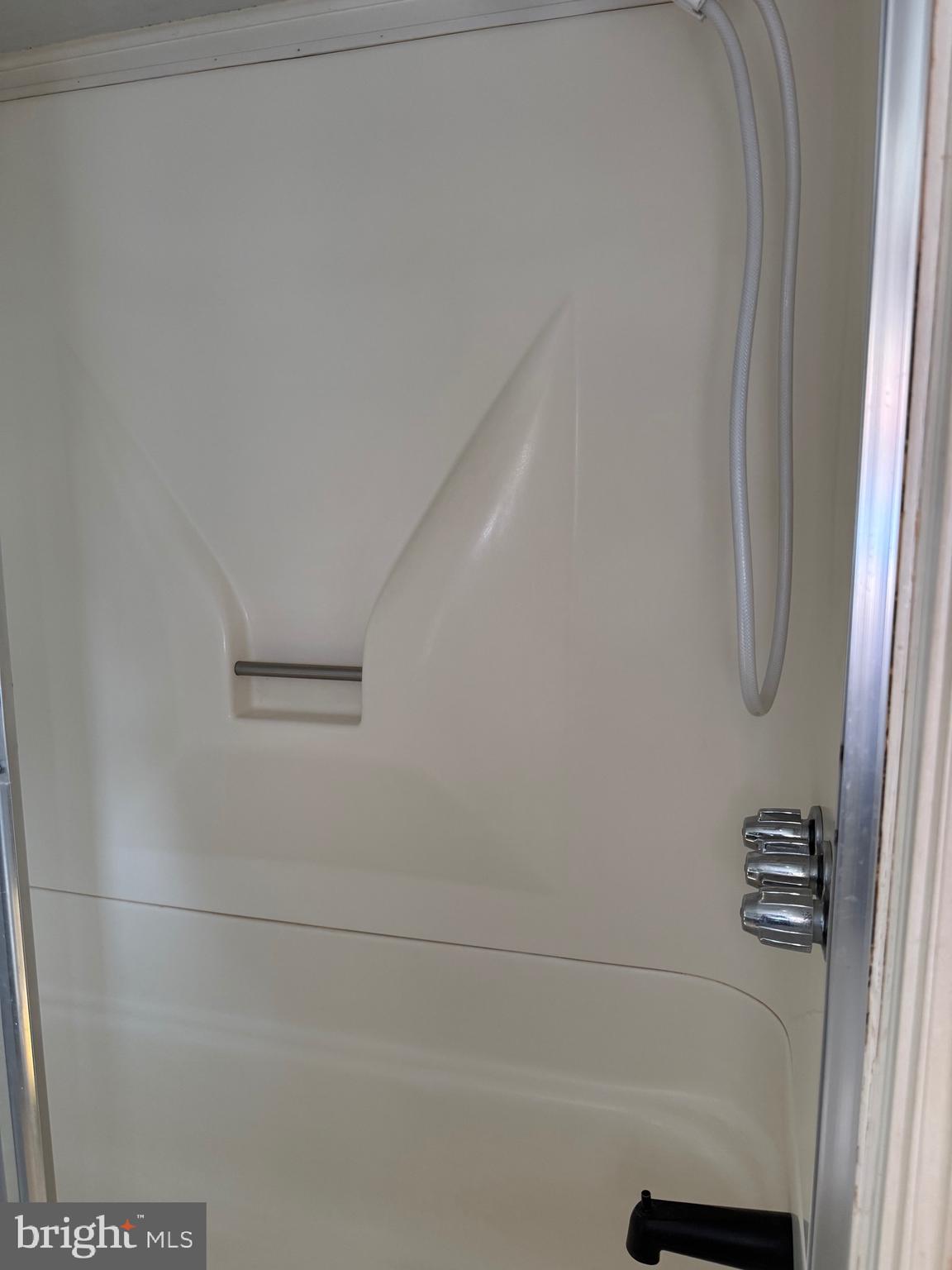 SOUTH HAMPTON SUB - Residential Lease