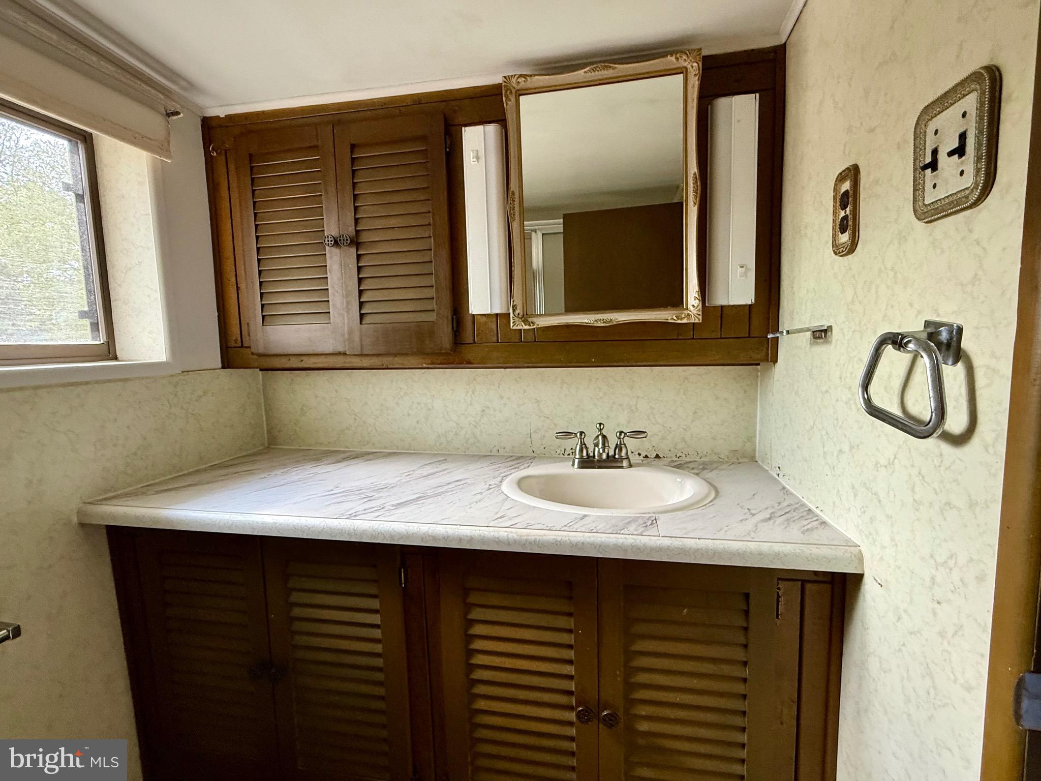 SOUTH HAMPTON SUB - Residential Lease