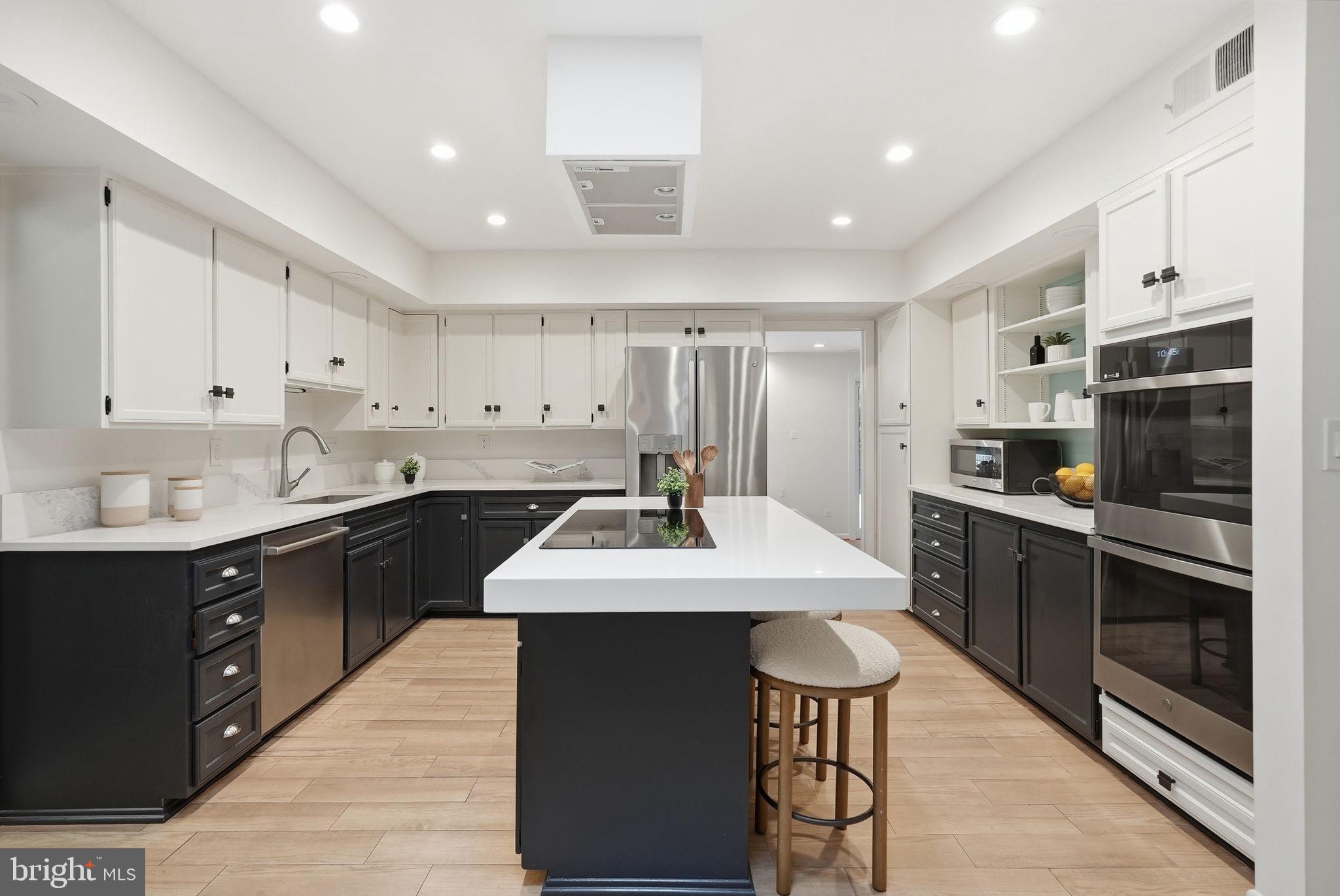 BANNOCKBURN ESTATES - Residential
