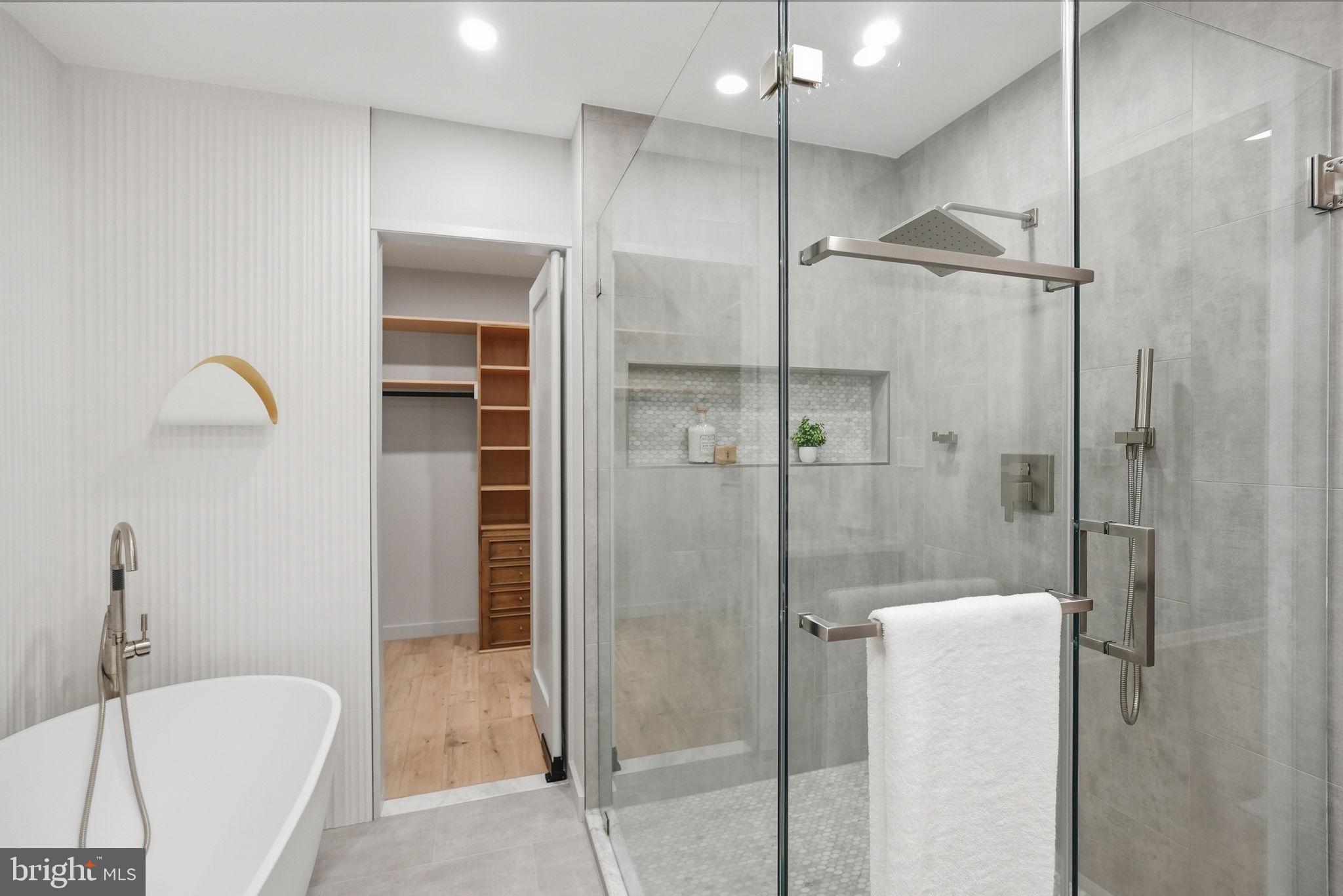 BANNOCKBURN ESTATES - Residential