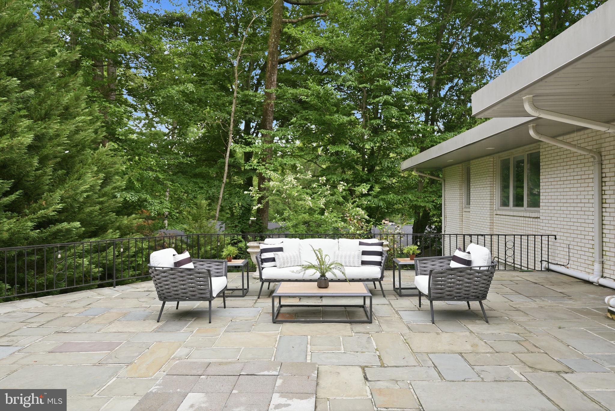 BANNOCKBURN ESTATES - Residential