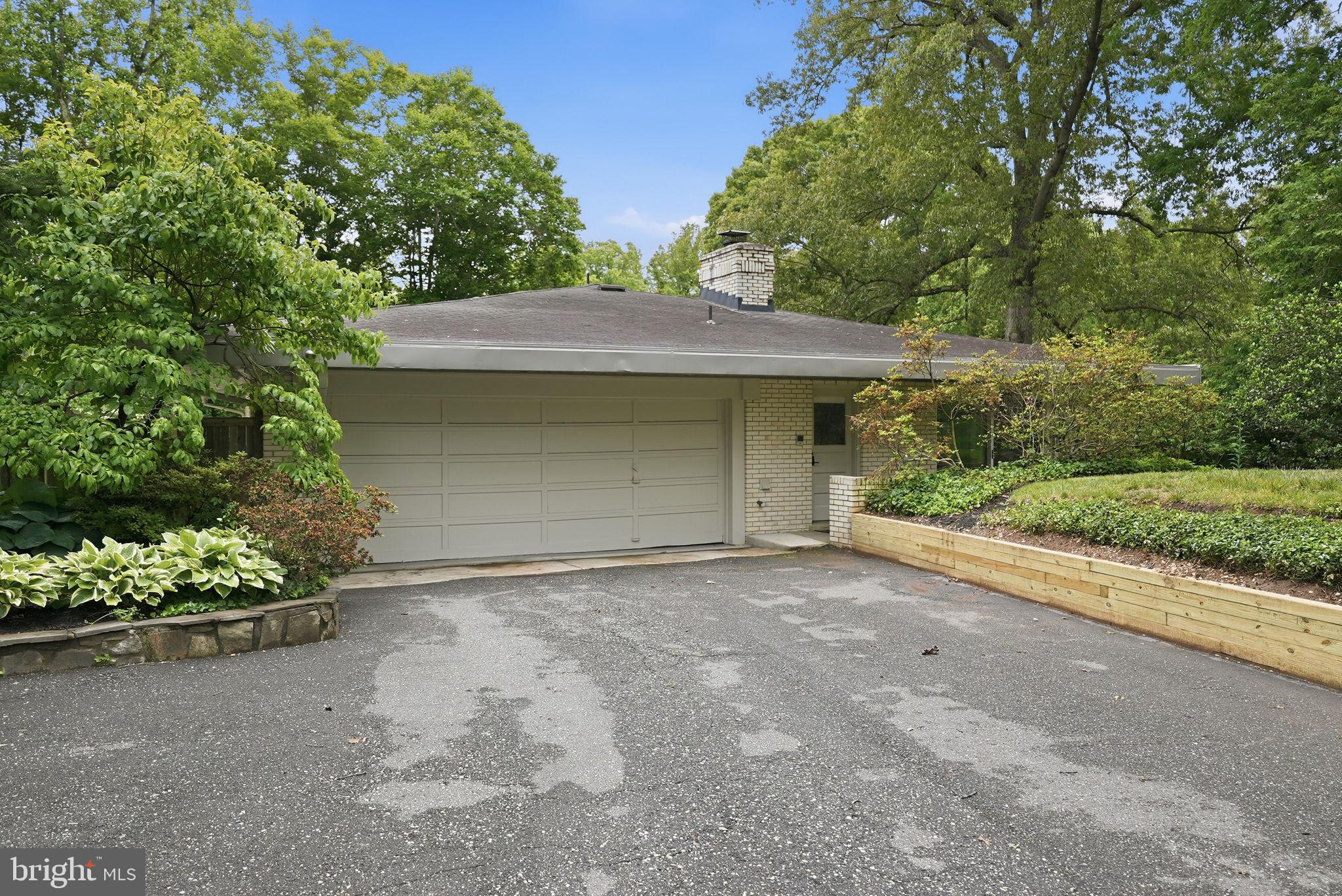 BANNOCKBURN ESTATES - Residential