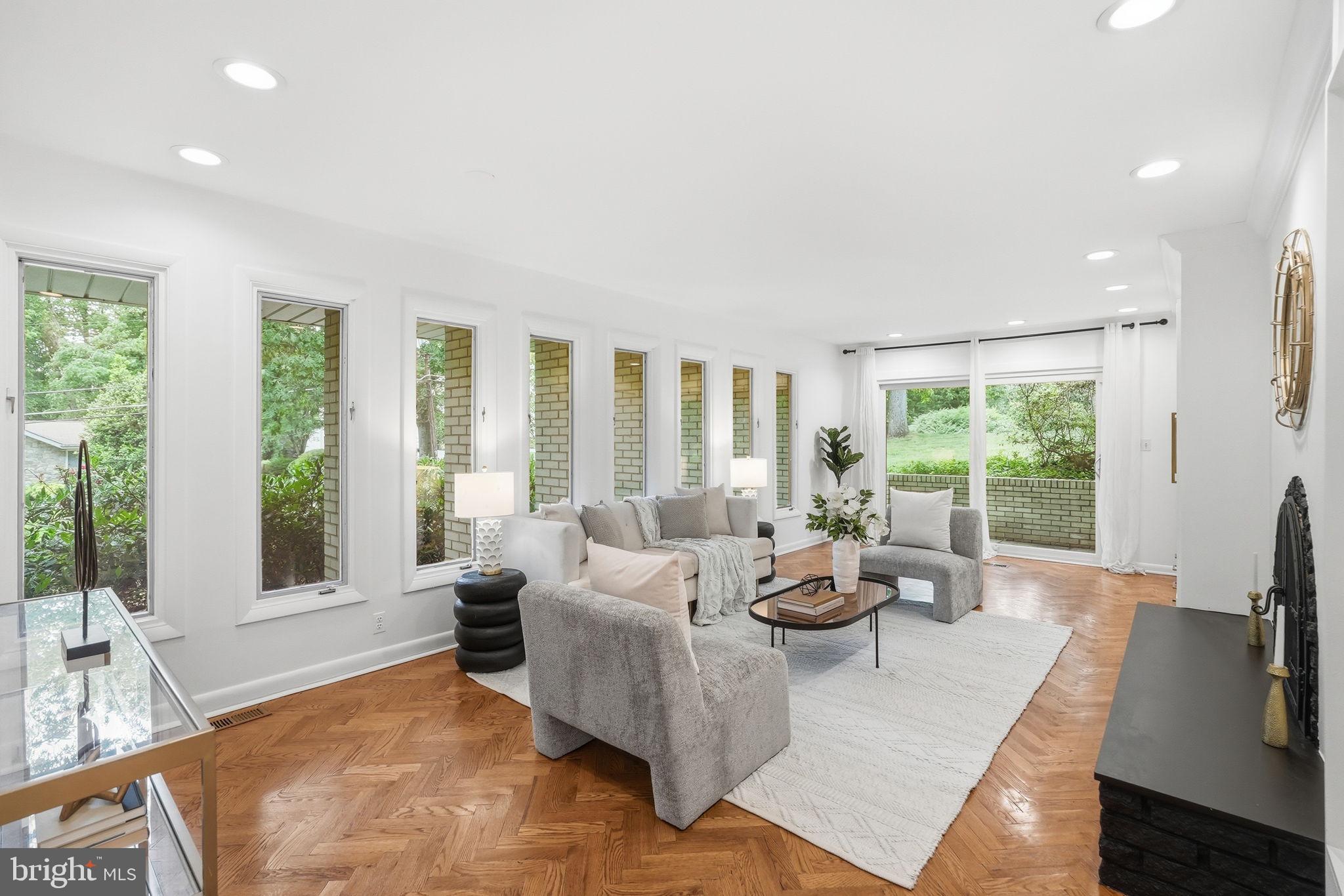 BANNOCKBURN ESTATES - Residential