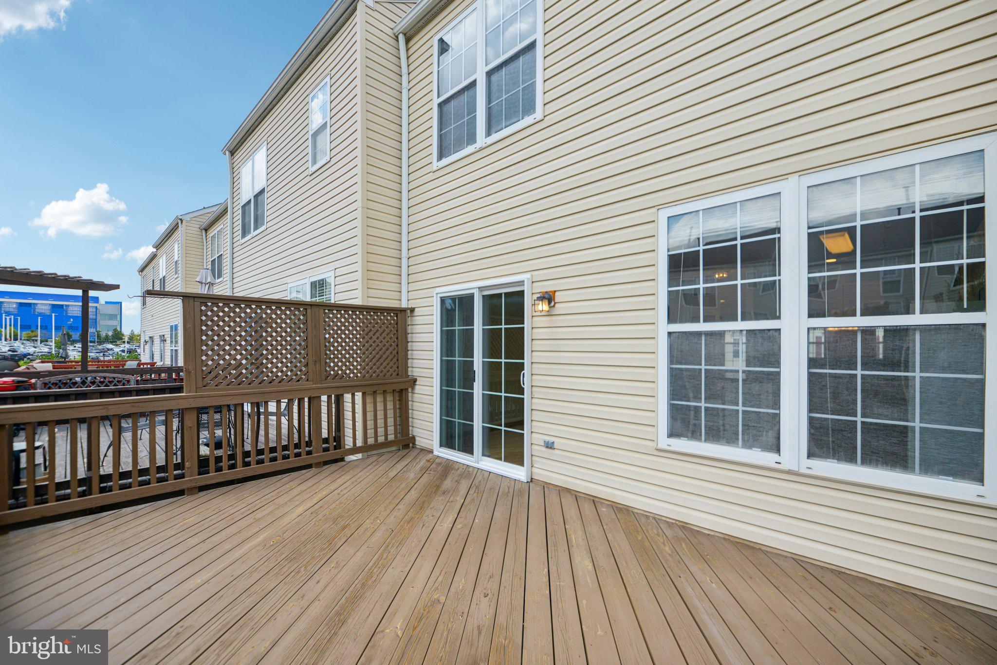 TRAILSIDE - Residential