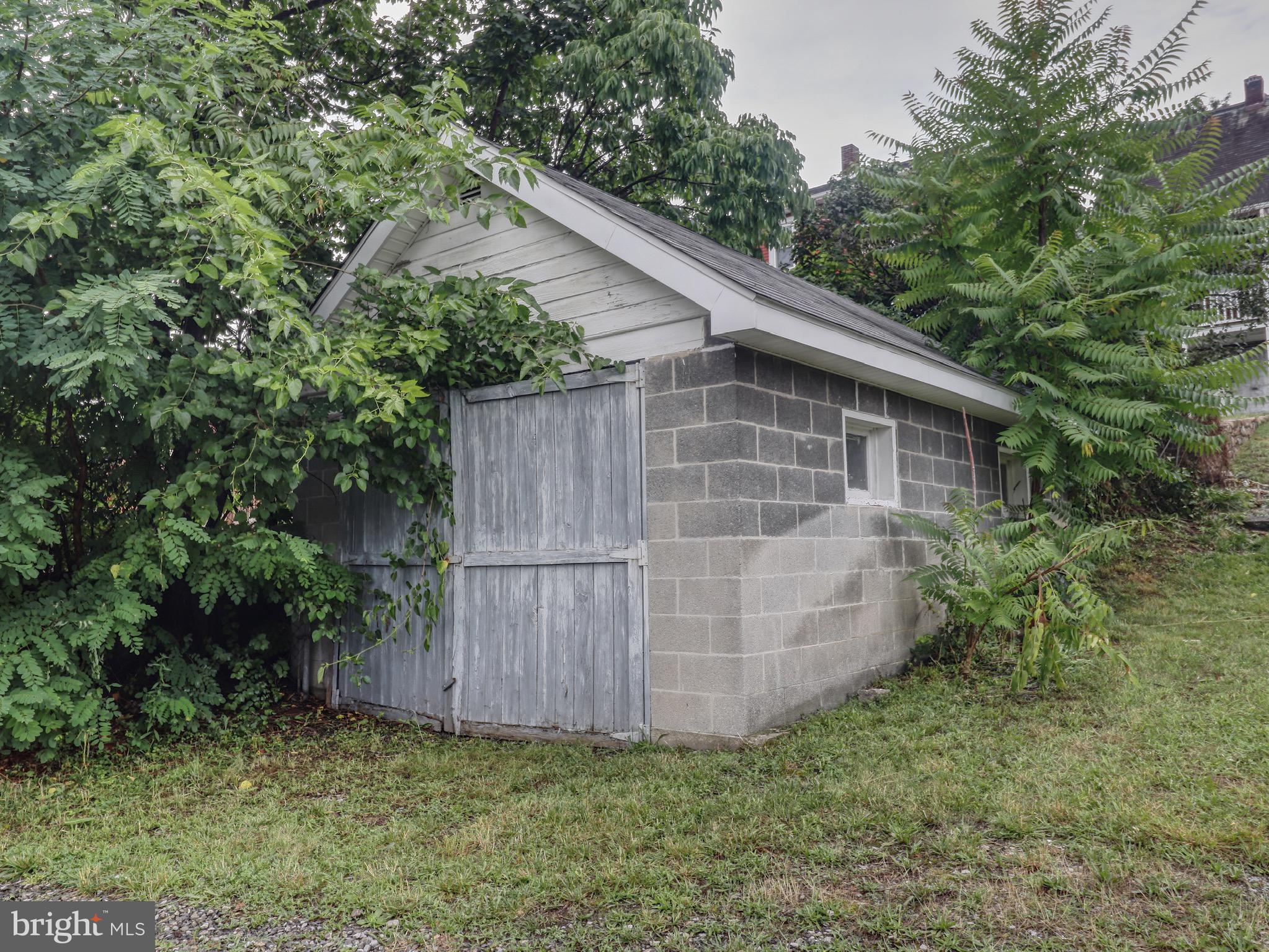 517 HILL TOP DRIVE
