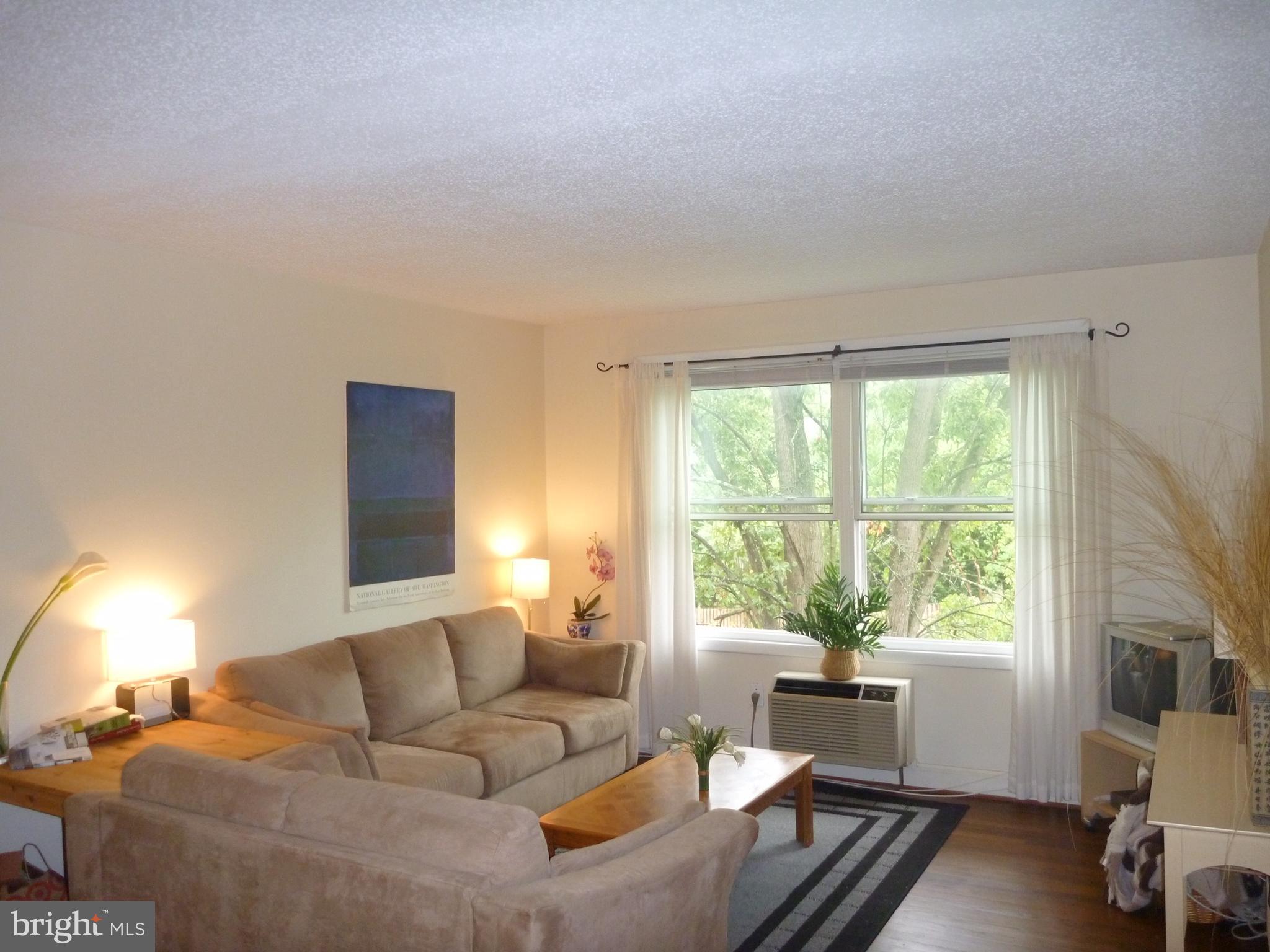 MACARTHUR PARK CONDOMINIUMS - Residential