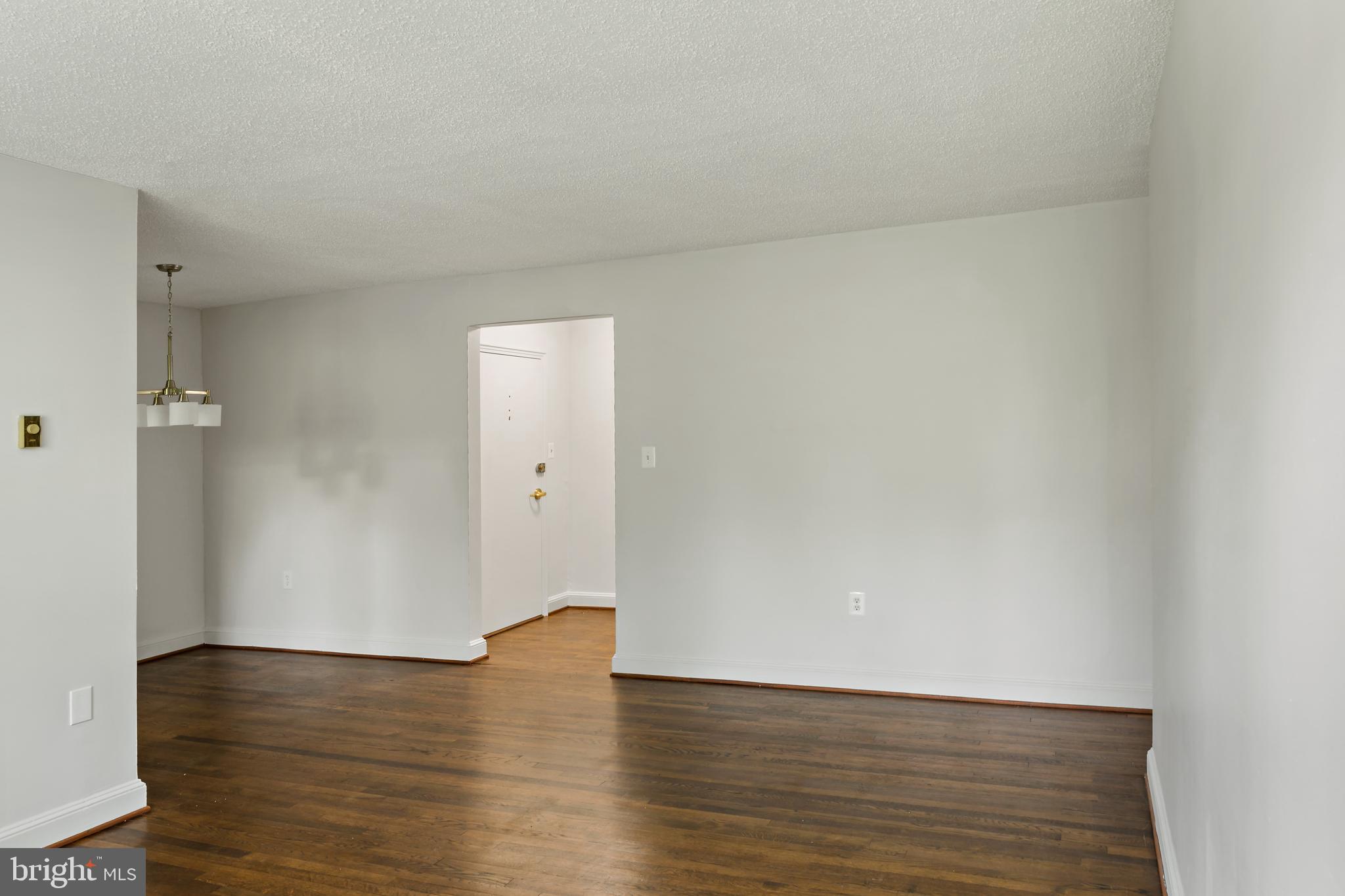 MACARTHUR PARK CONDOMINIUMS - Residential